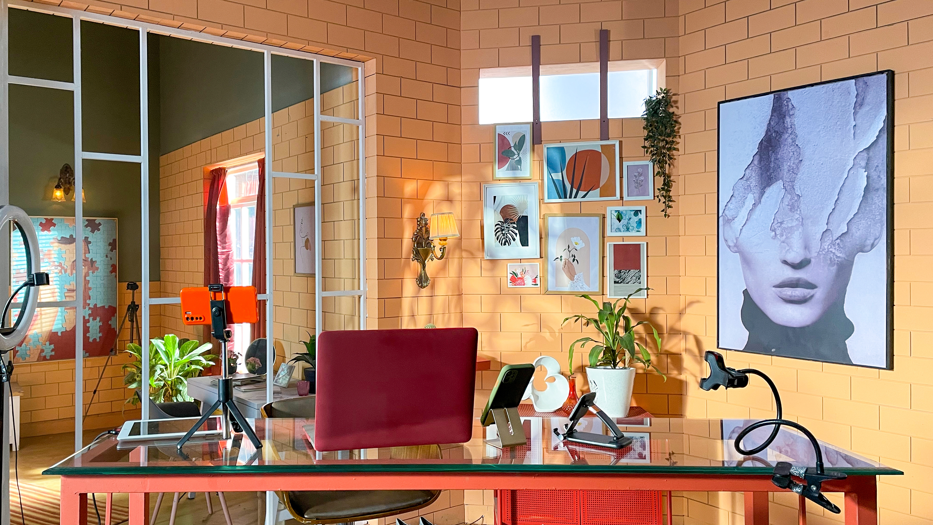 Influencer's Room