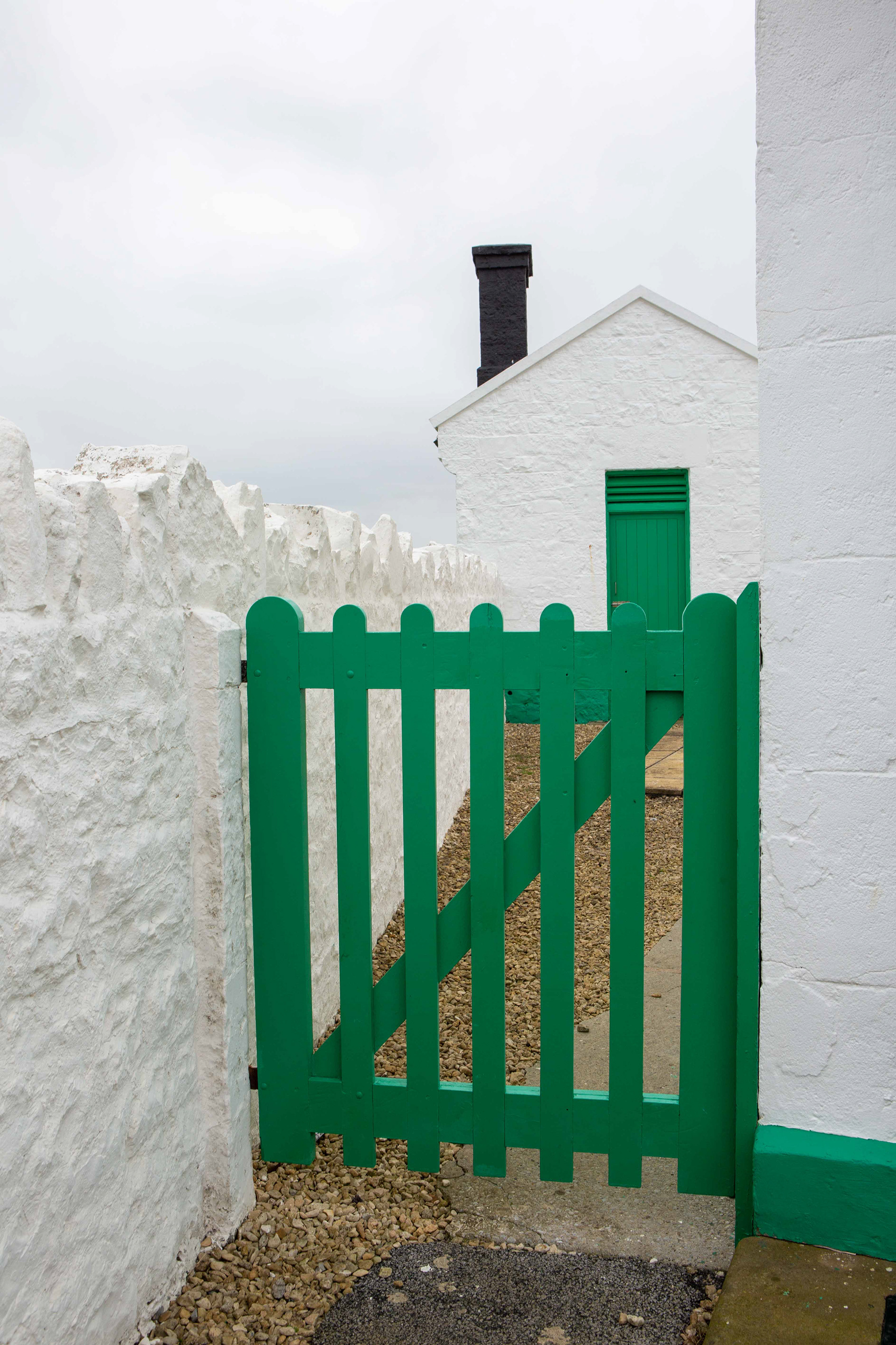 Gate