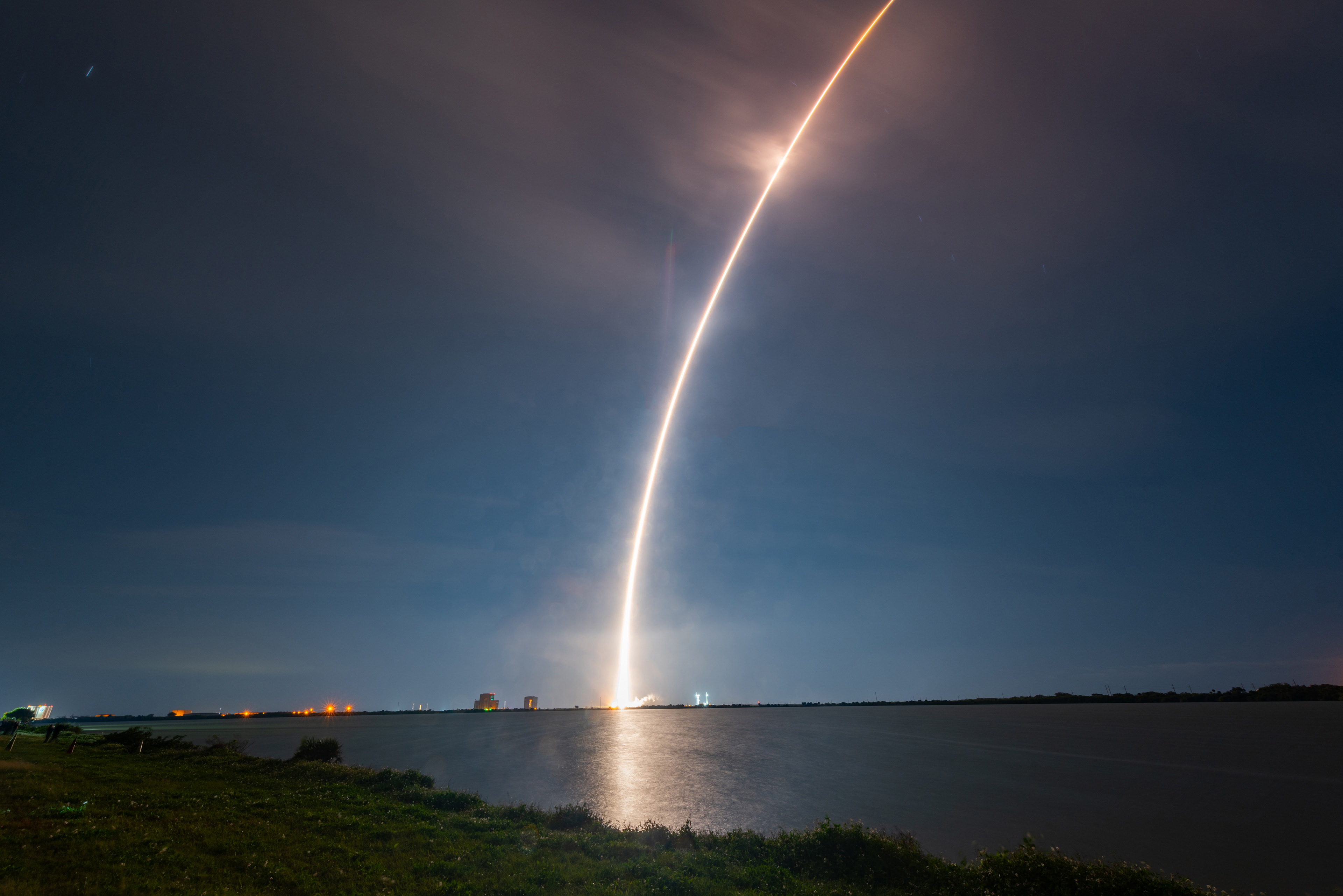 Liftoff of ULA's Vulcan rocket at 2:18AM on January 8, 2024. Credit: Brandon Moser/90.7 WMFE