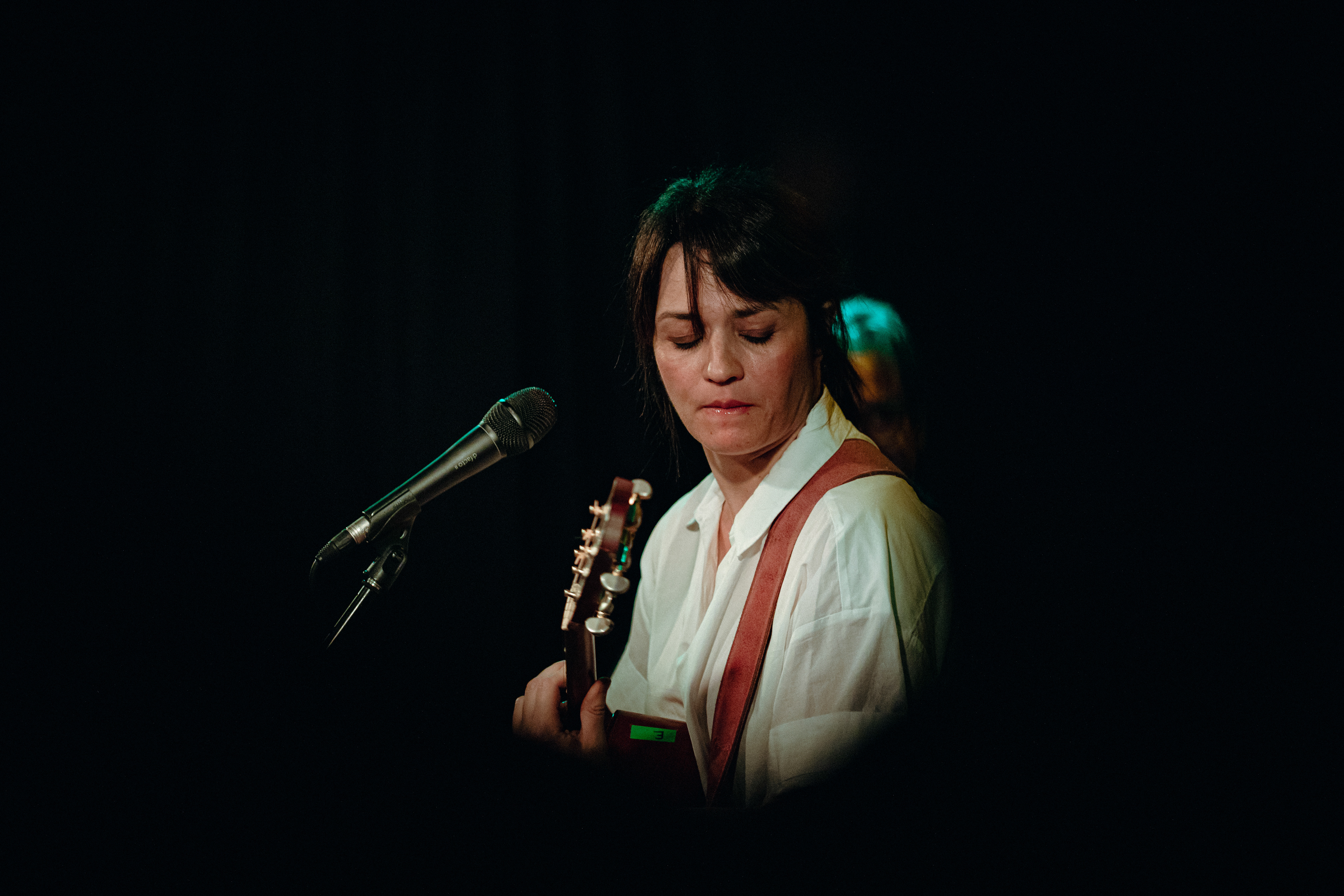 Carmen Consoli durante la segunda de sus actuaciones en el Café Berlín... XCIV