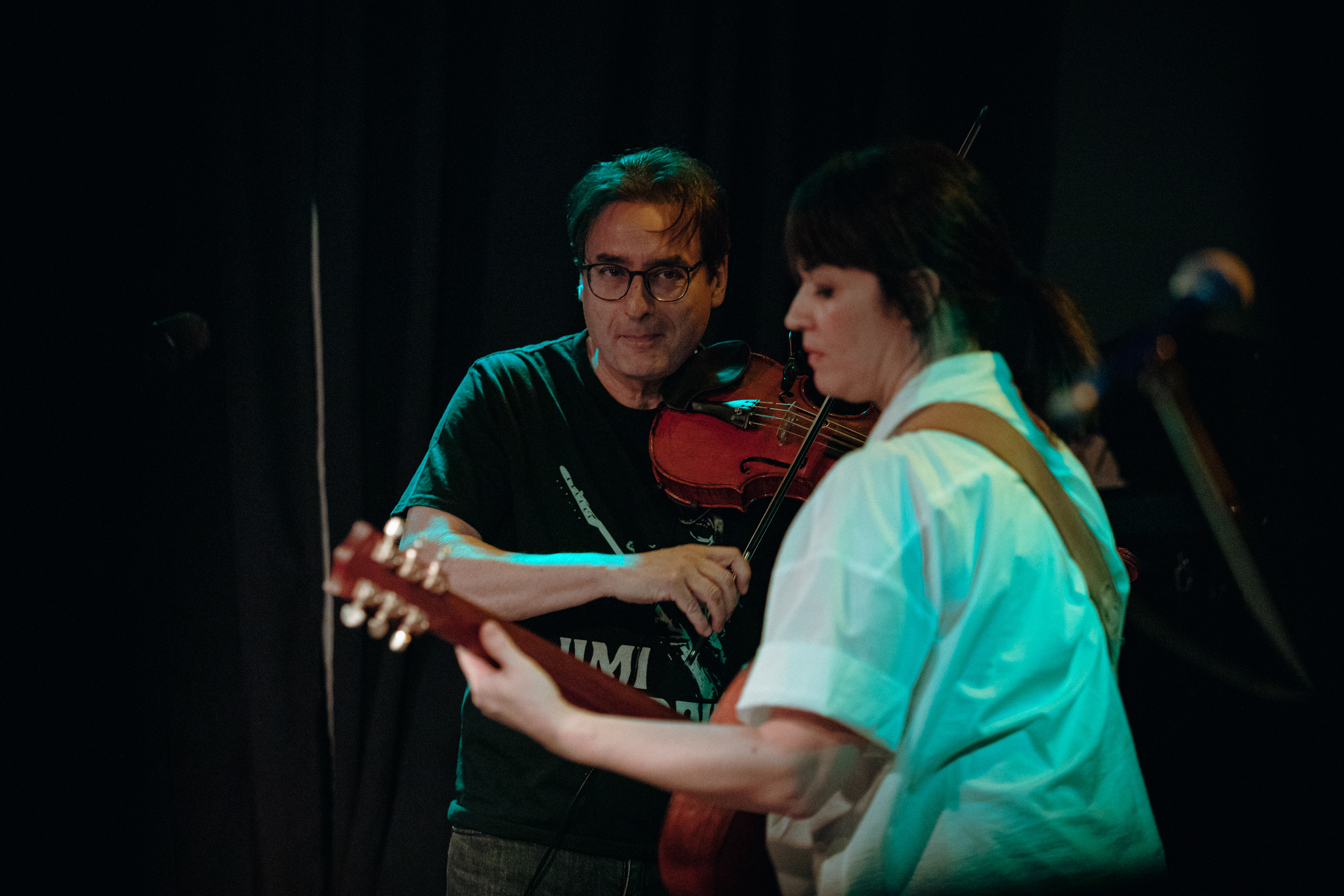 Carmen Consoli durante la segunda de sus actuaciones en el Café Berlín... LXVIII