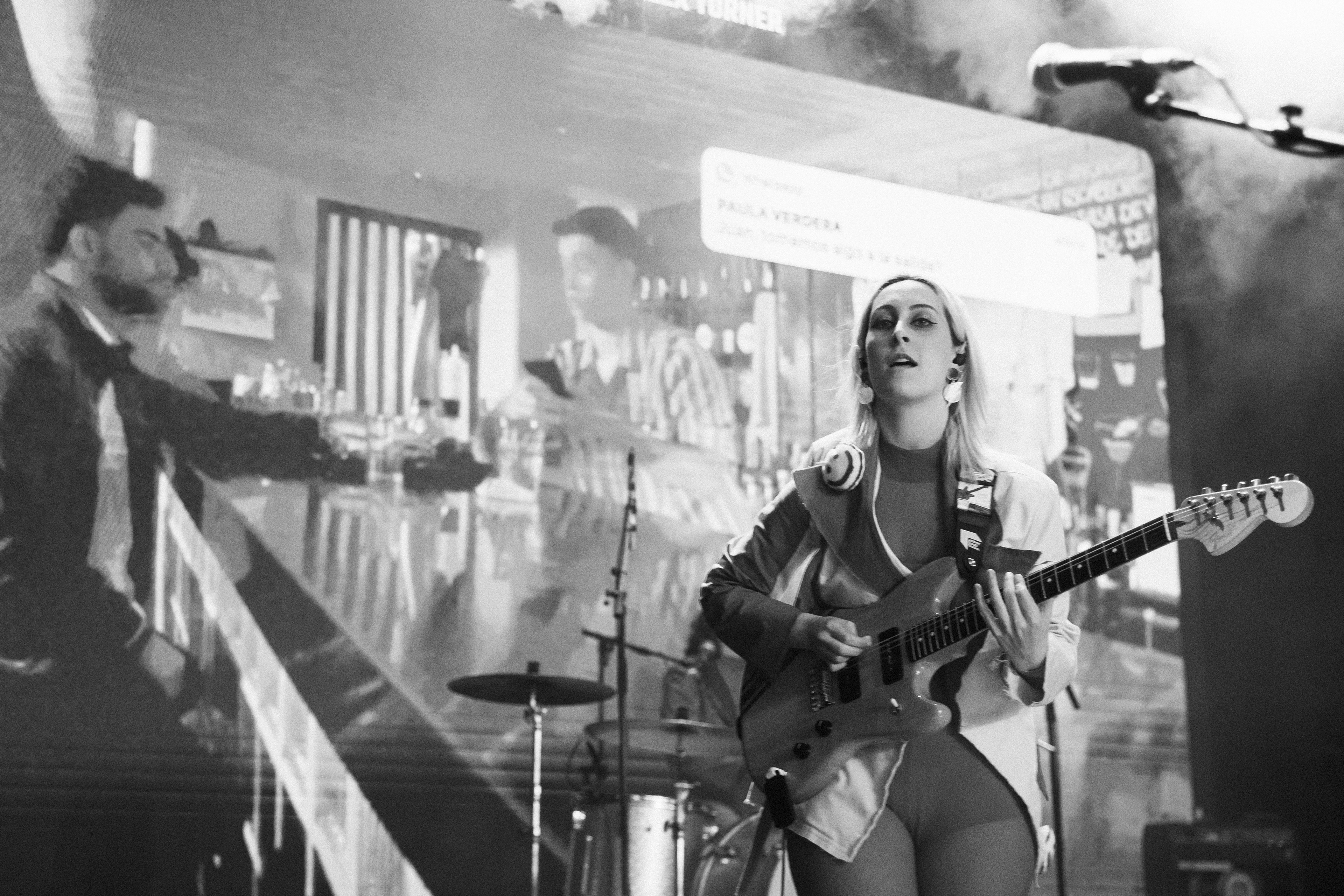 Ginebras durante la presentación de su disco ¿Quién conoce a Billie Max?... CXII