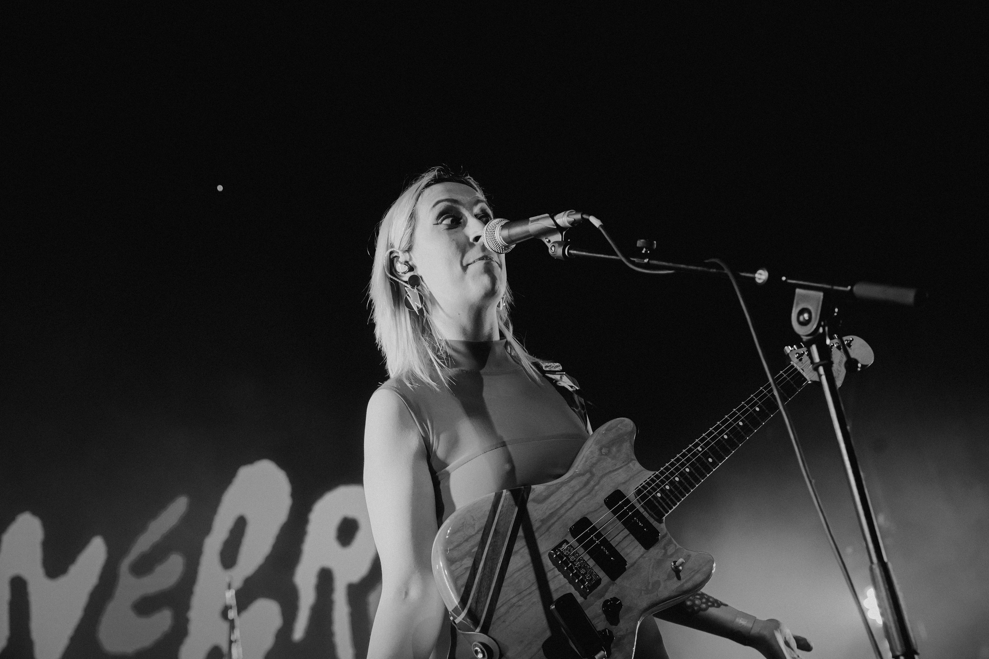 Ginebras durante la presentación de su disco ¿Quién conoce a Billie Max?... CXXXIV