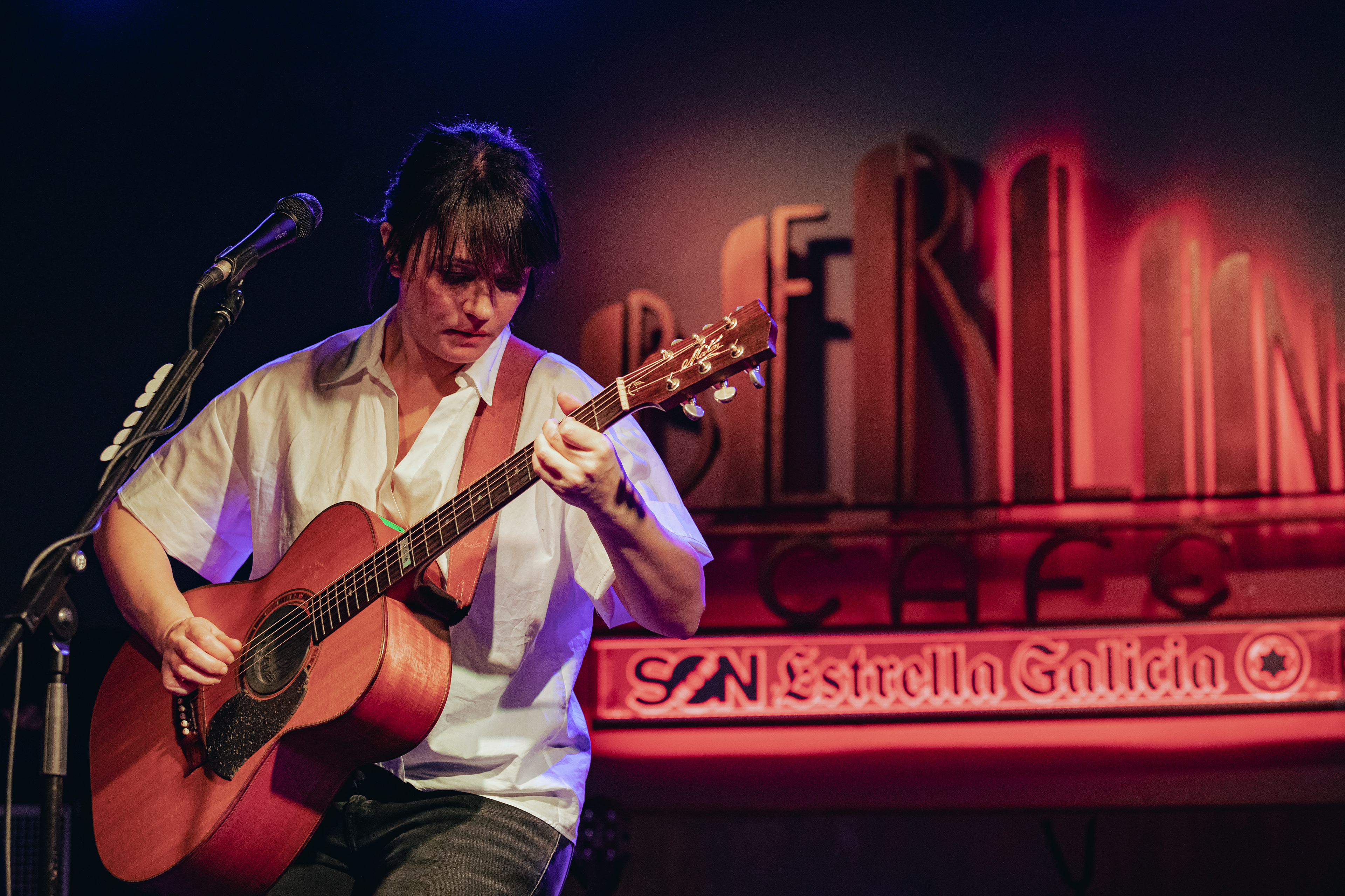 Carmen Consoli durante la segunda de sus actuaciones en el Café Berlín... CXXXIV