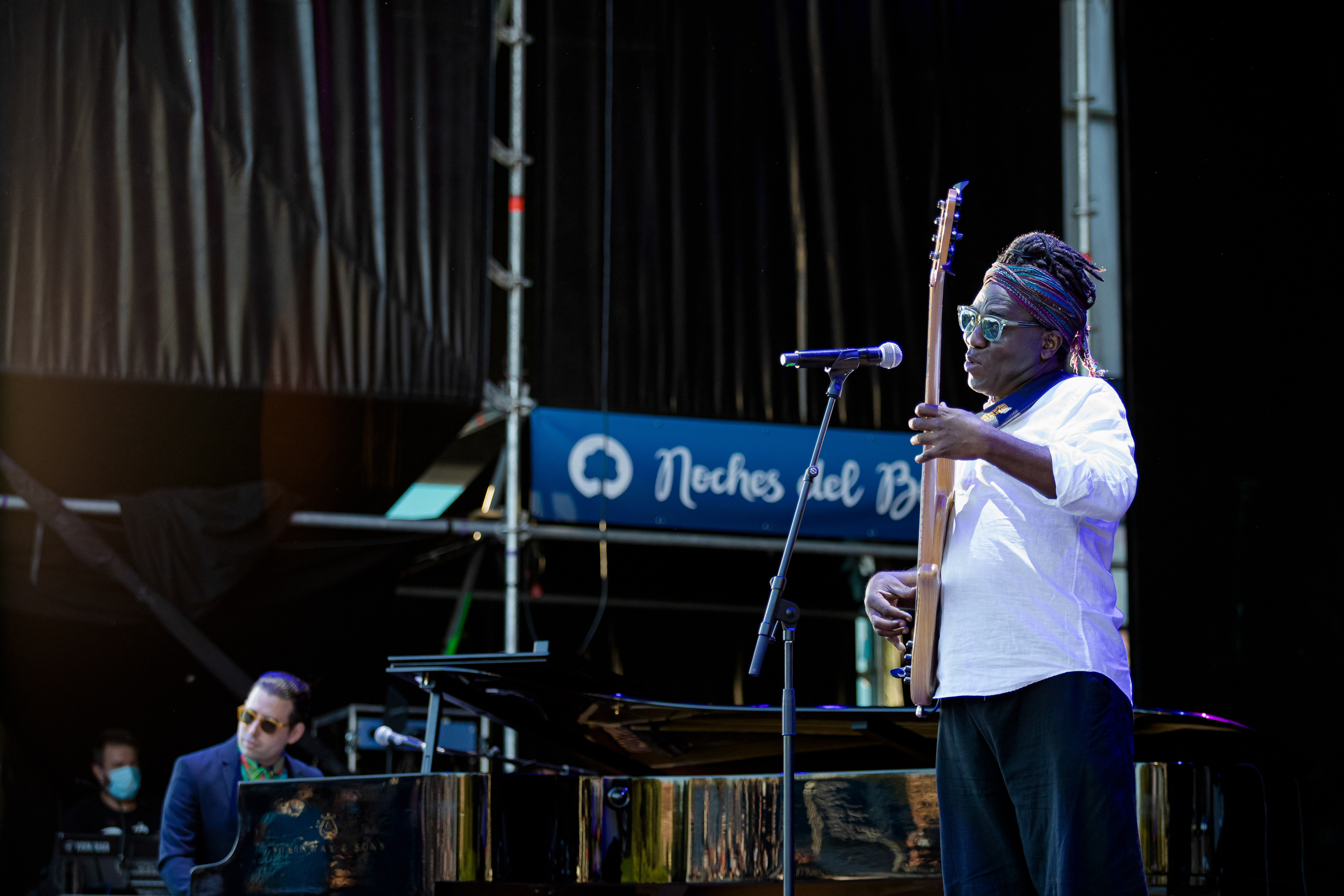 RICHARD BONA Y ALFREDO RODRÍGUEZ durante su paso por las Noches del Botánico, 2021.