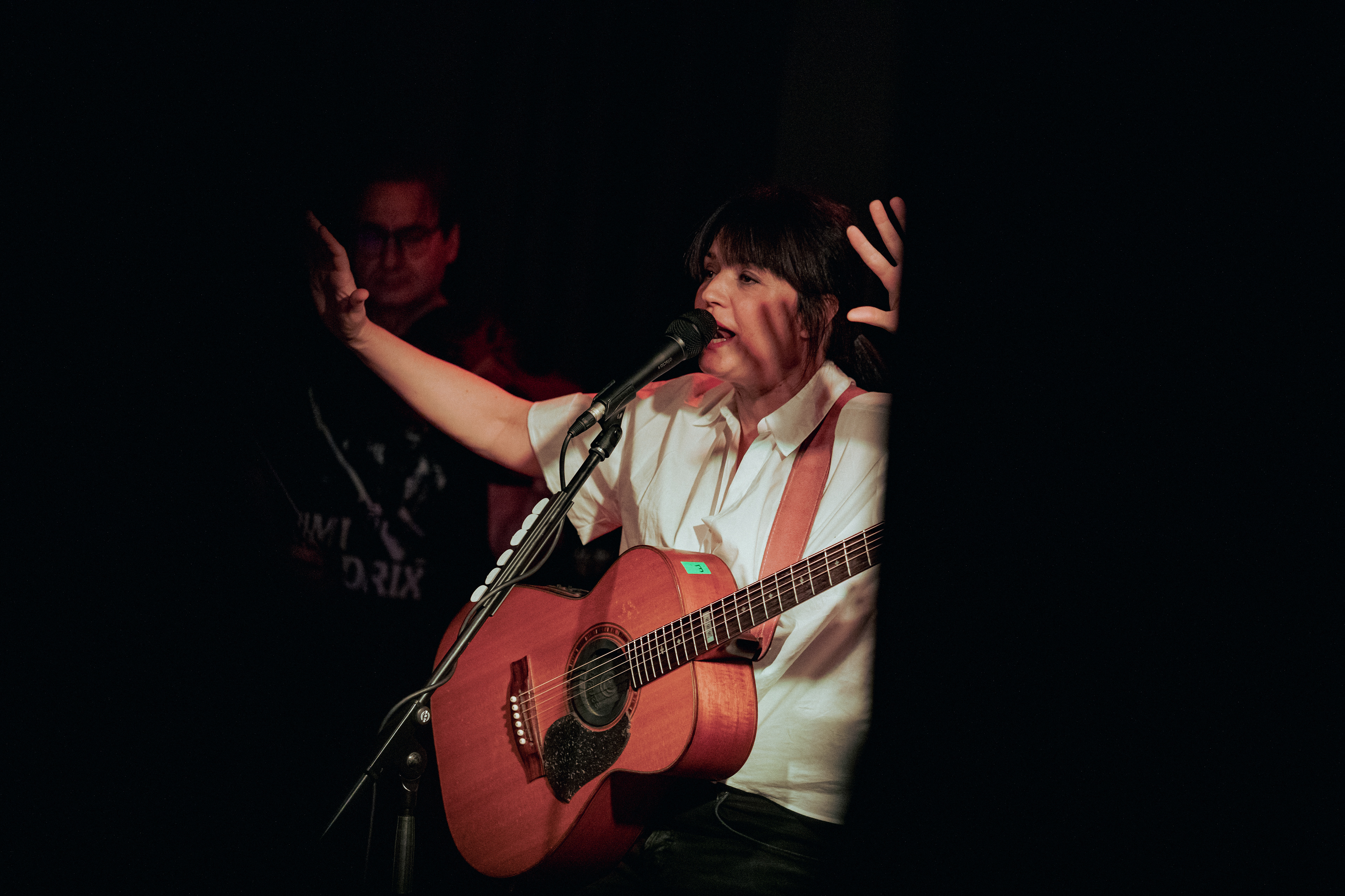 Carmen Consoli durante la segunda de sus actuaciones en el Café Berlín... CXXX