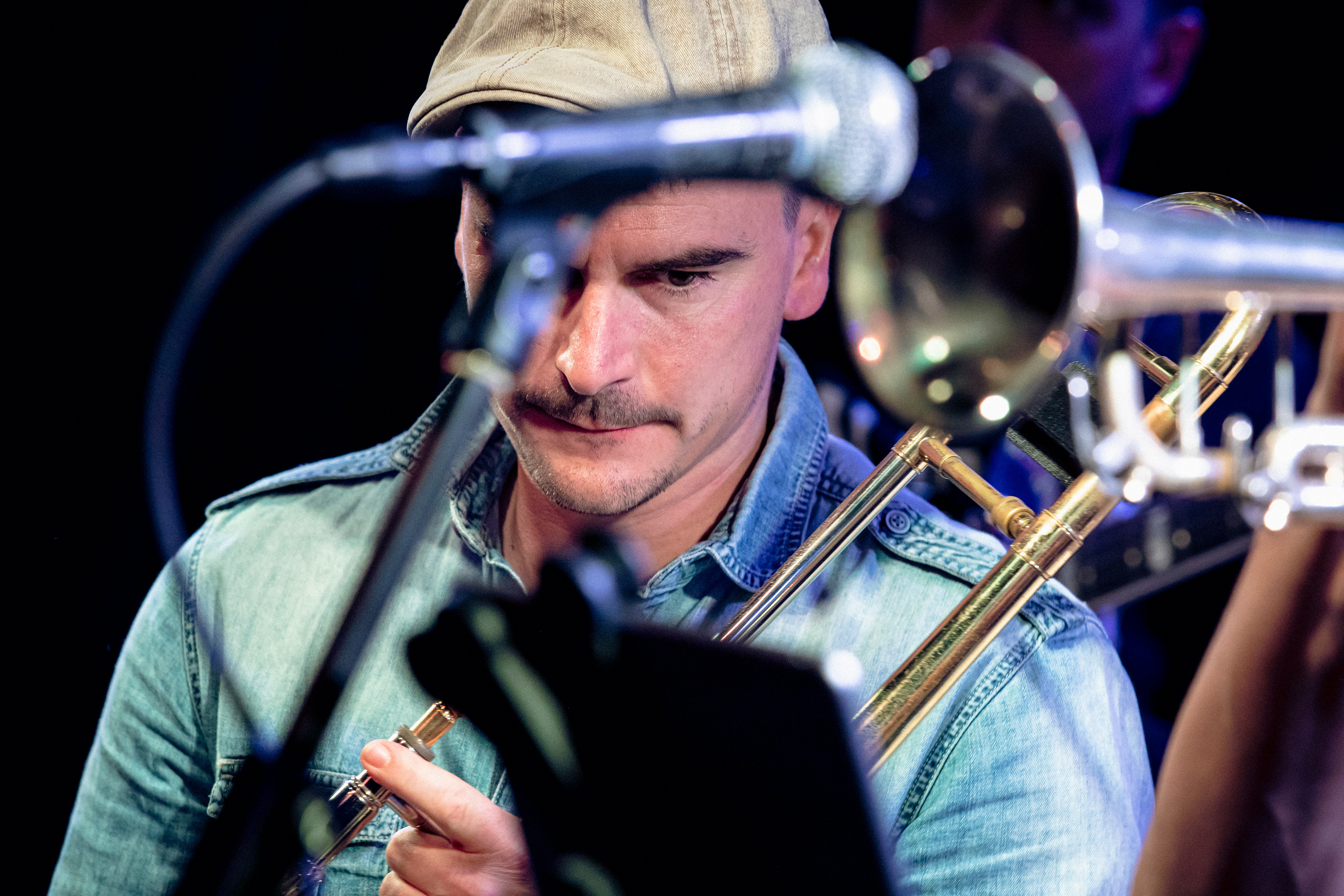 Alcohol Jazz en el Café Berlín... II