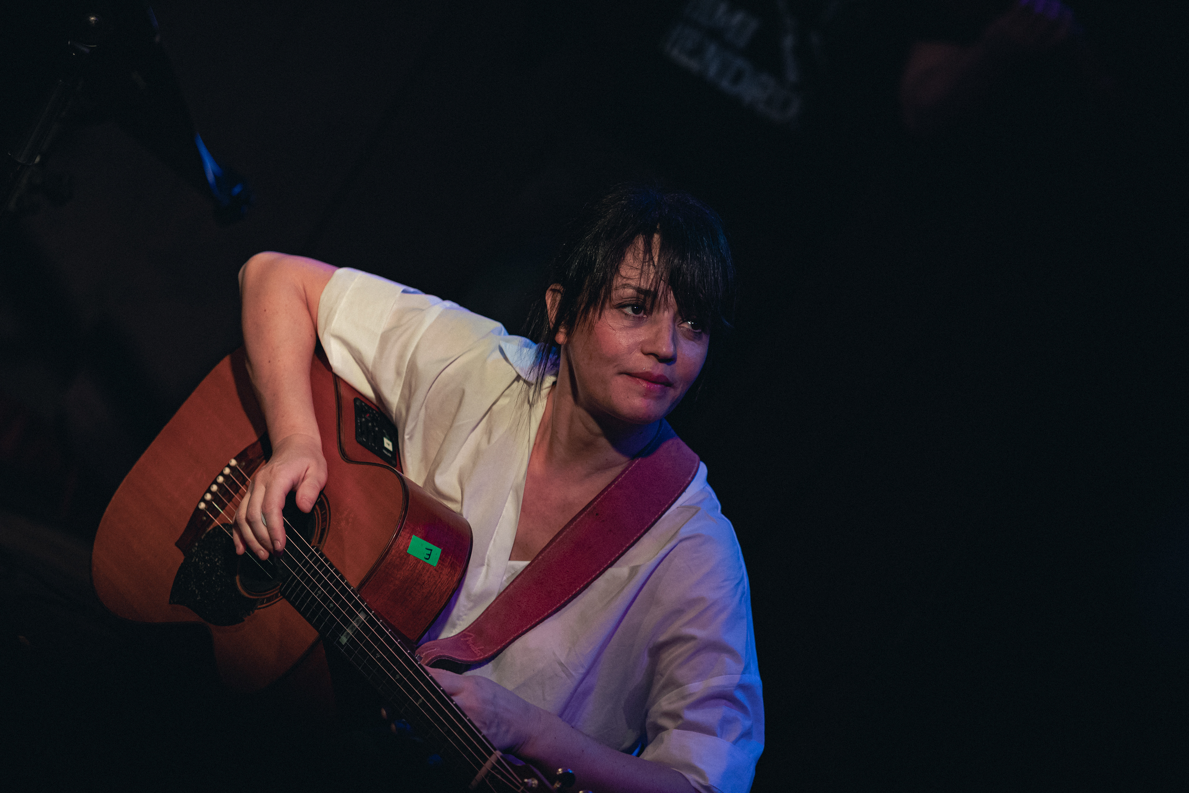 Carmen Consoli durante la segunda de sus actuaciones en el Café Berlín... XLVIII