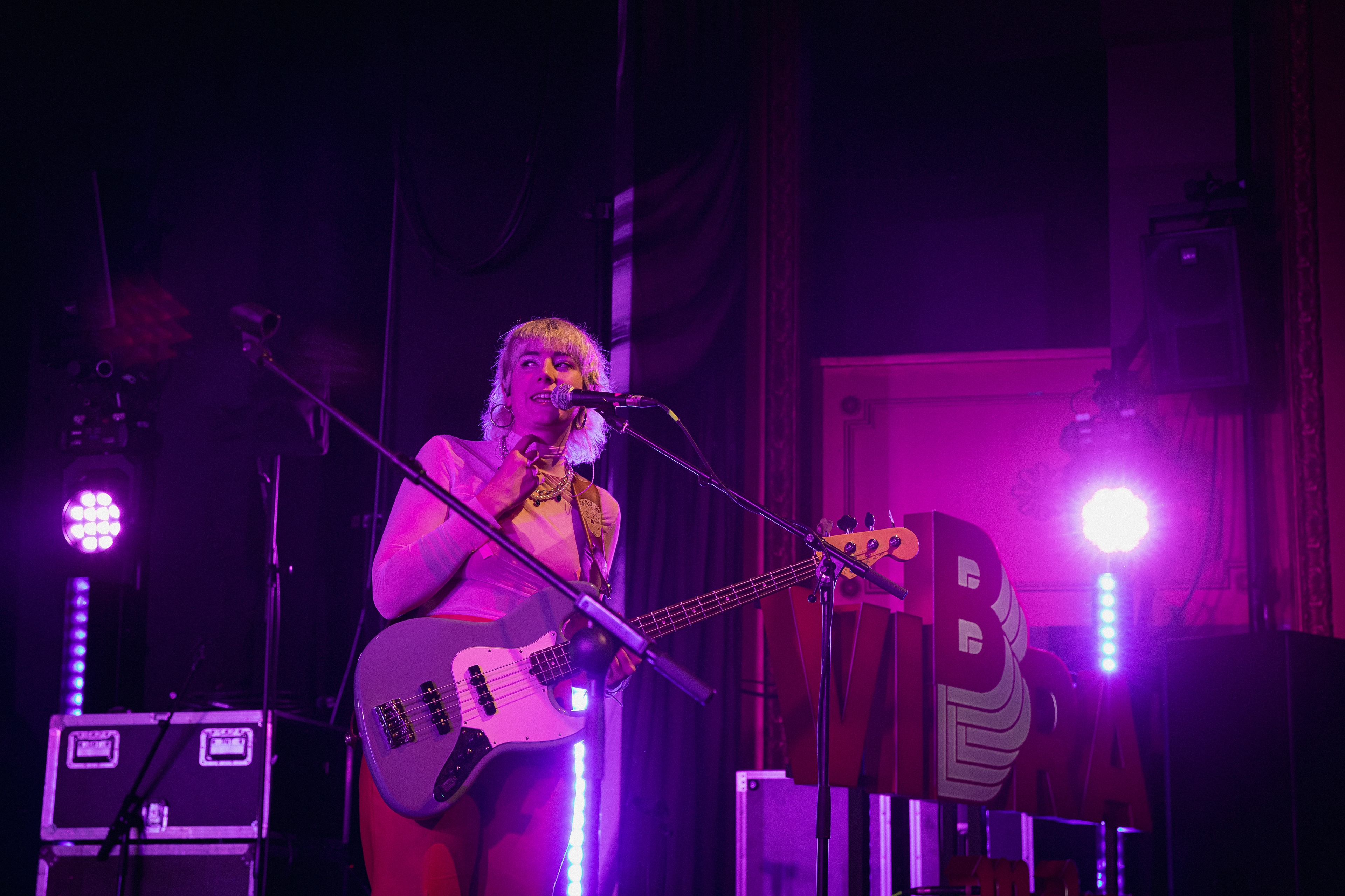 Ginebras durante la presentación de su disco ¿Quién conoce a Billie Max?... XIV