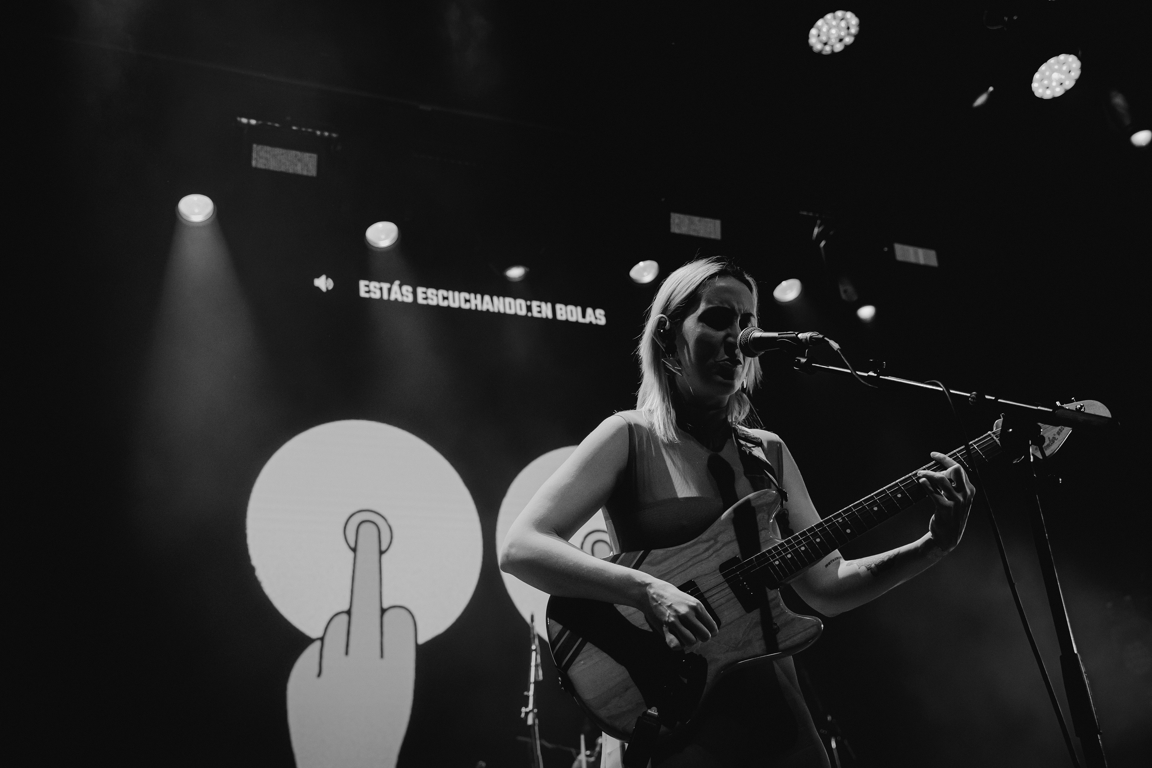 Ginebras durante la presentación de su disco ¿Quién conoce a Billie Max?... CXLI
