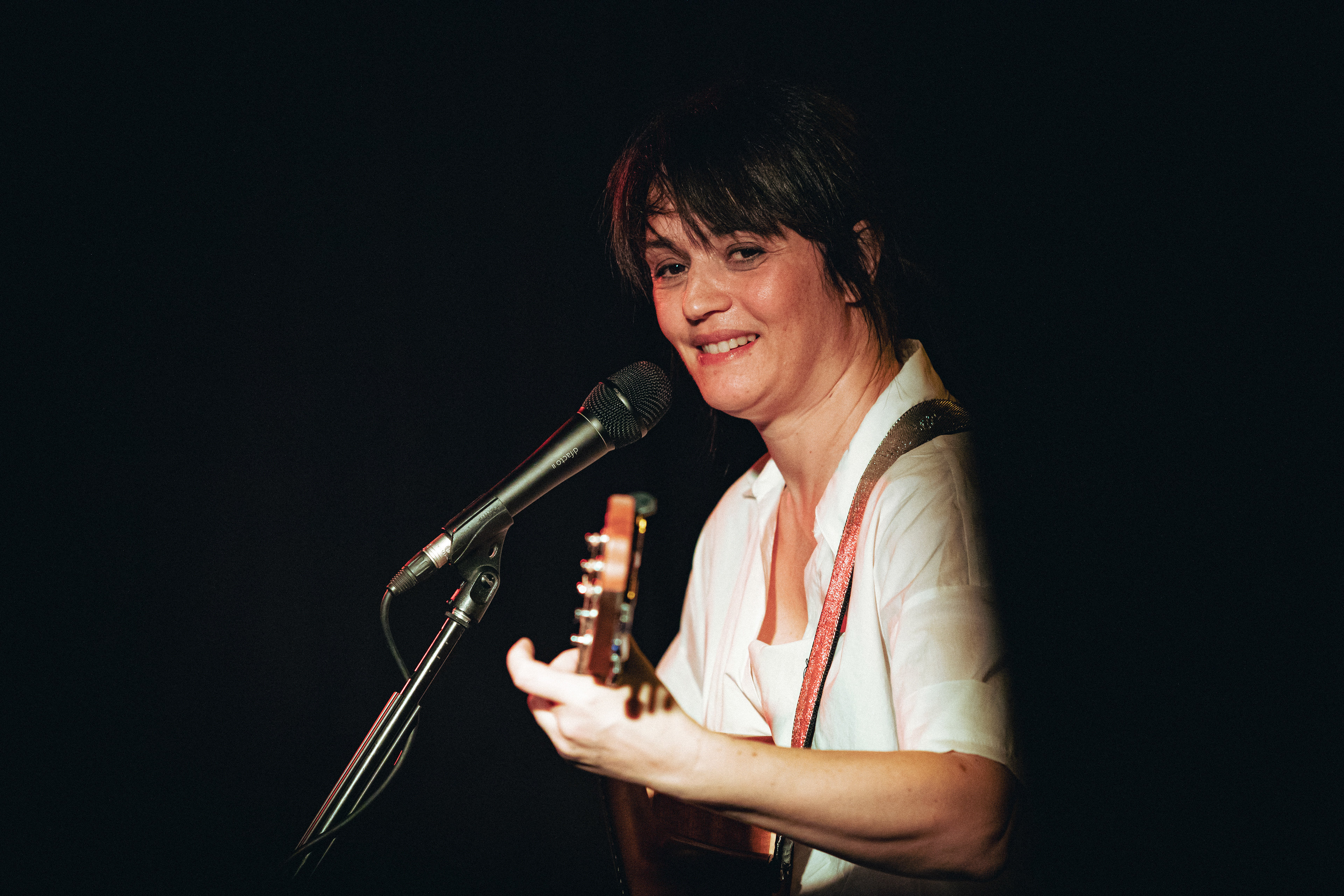 Carmen Consoli durante la segunda de sus actuaciones en el Café Berlín... LXI