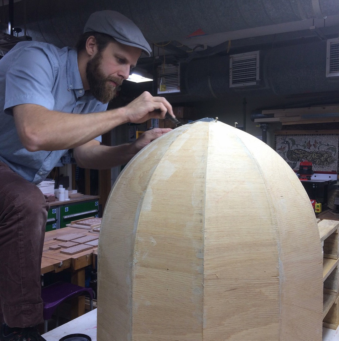 Bending plywood for the niche and gluing it up