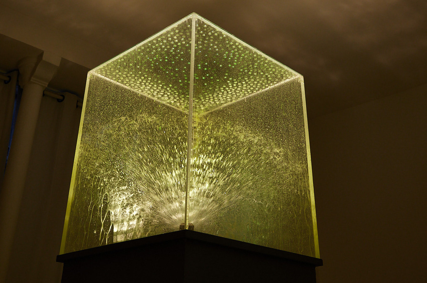 MOMENTS IN LIGHT - PARIS, MARCH 2022