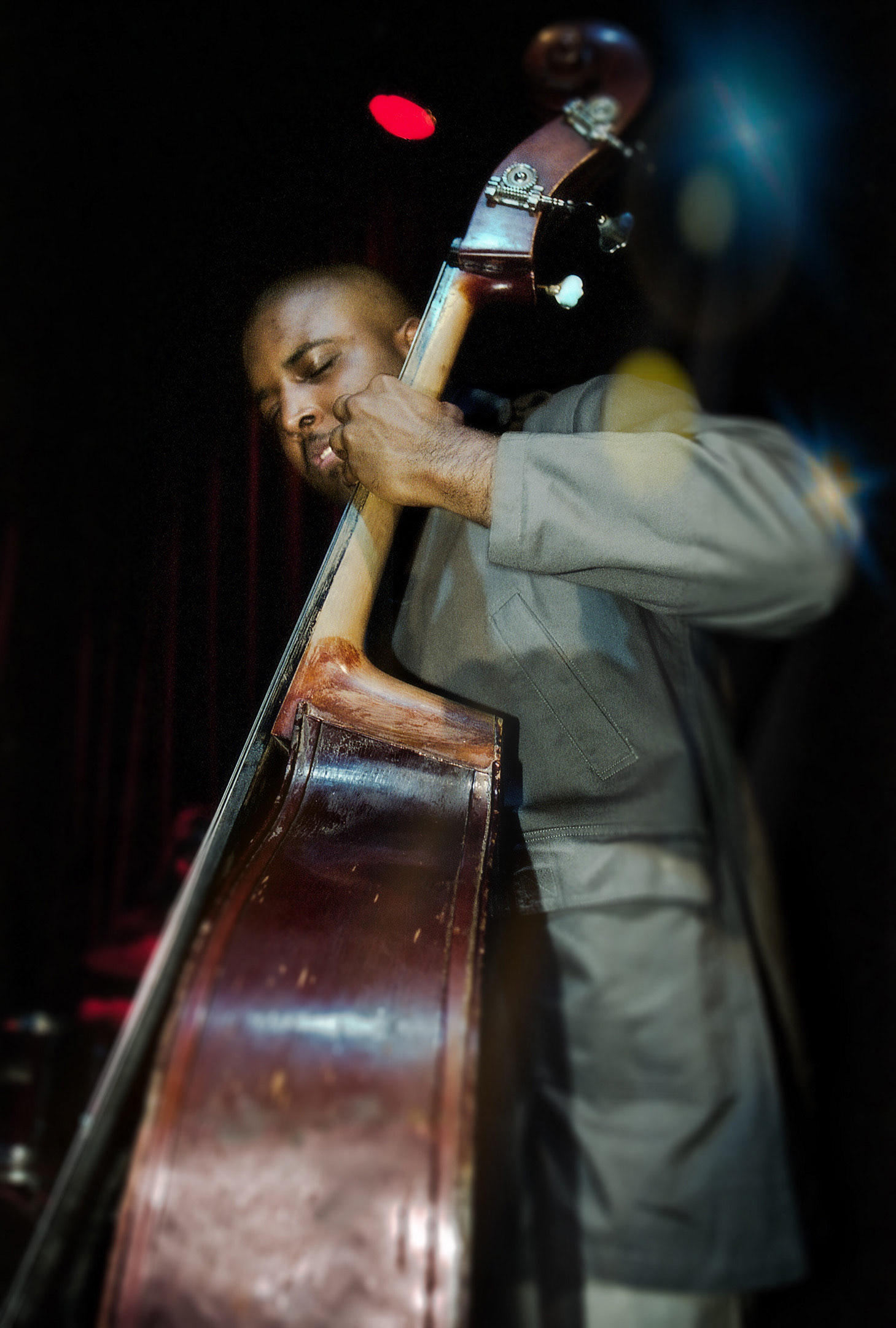 Vidal Montgomery, improvisation at the CD Cafe, Beijing, China