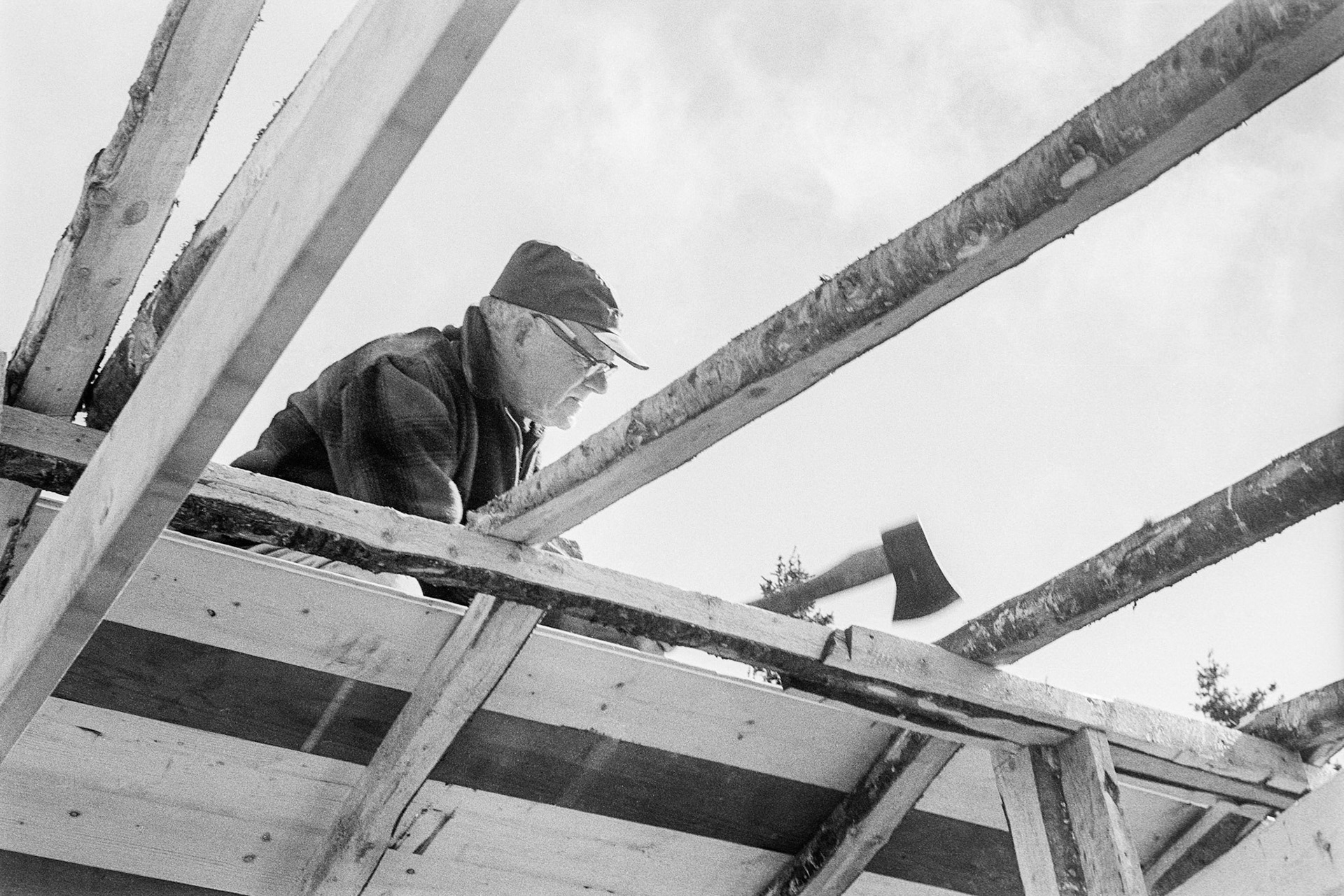 Cyril O’Neill building Don Wright’s workshop, Port Kirwan, June 1976