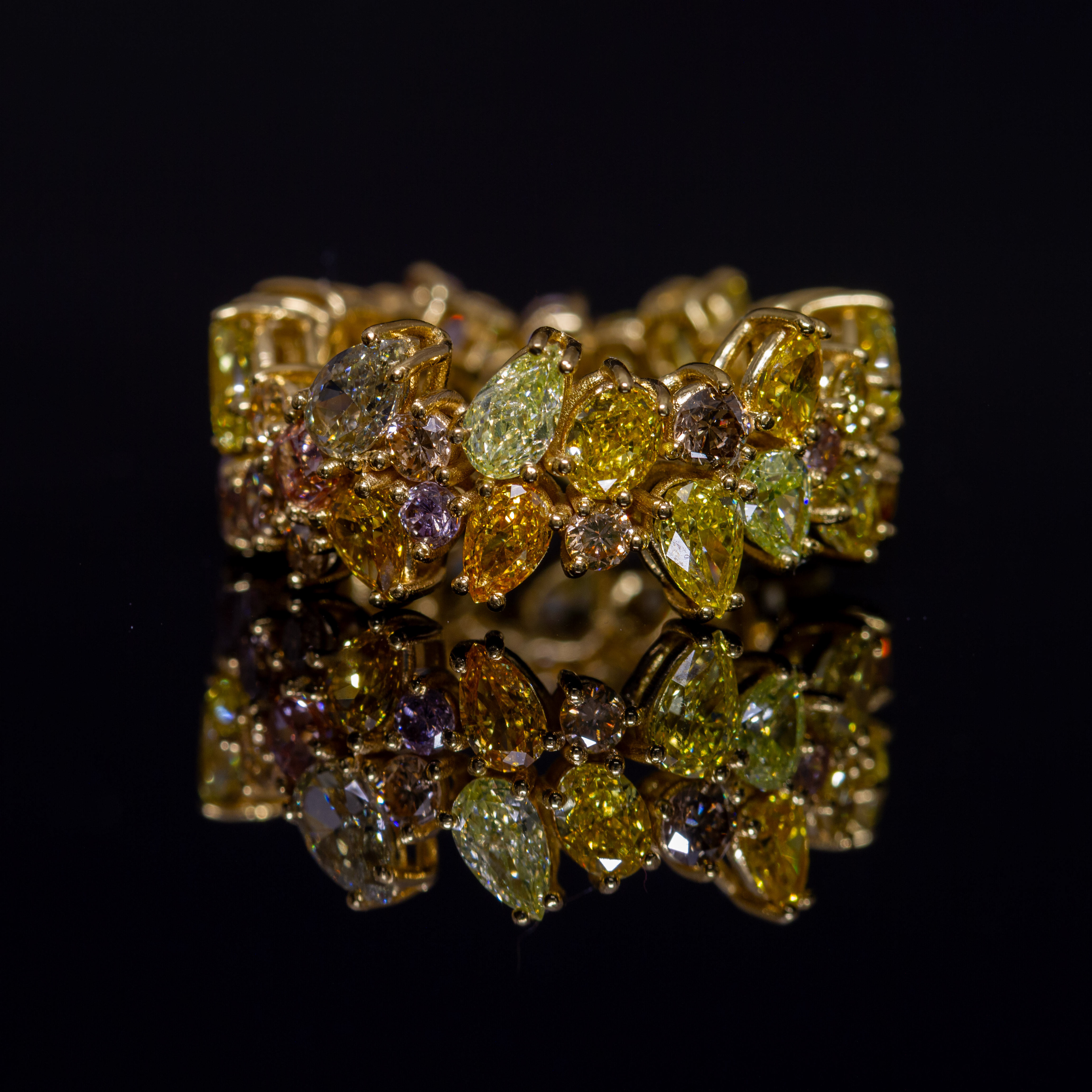 Eternelle in oro 18 kt con Diamanti multicolor