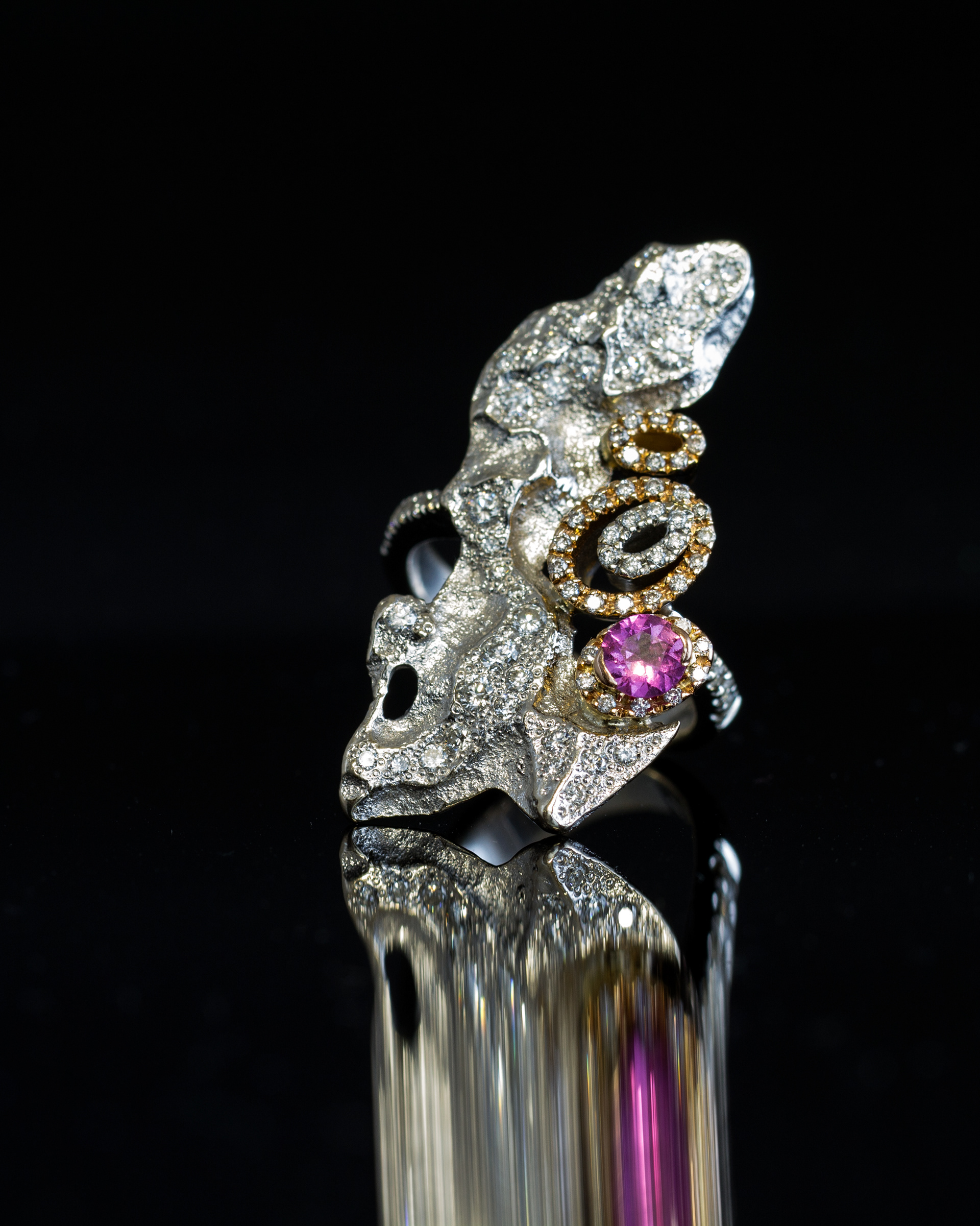 Anello in oro 18 kt con Zaffiro rosa e Diamanti