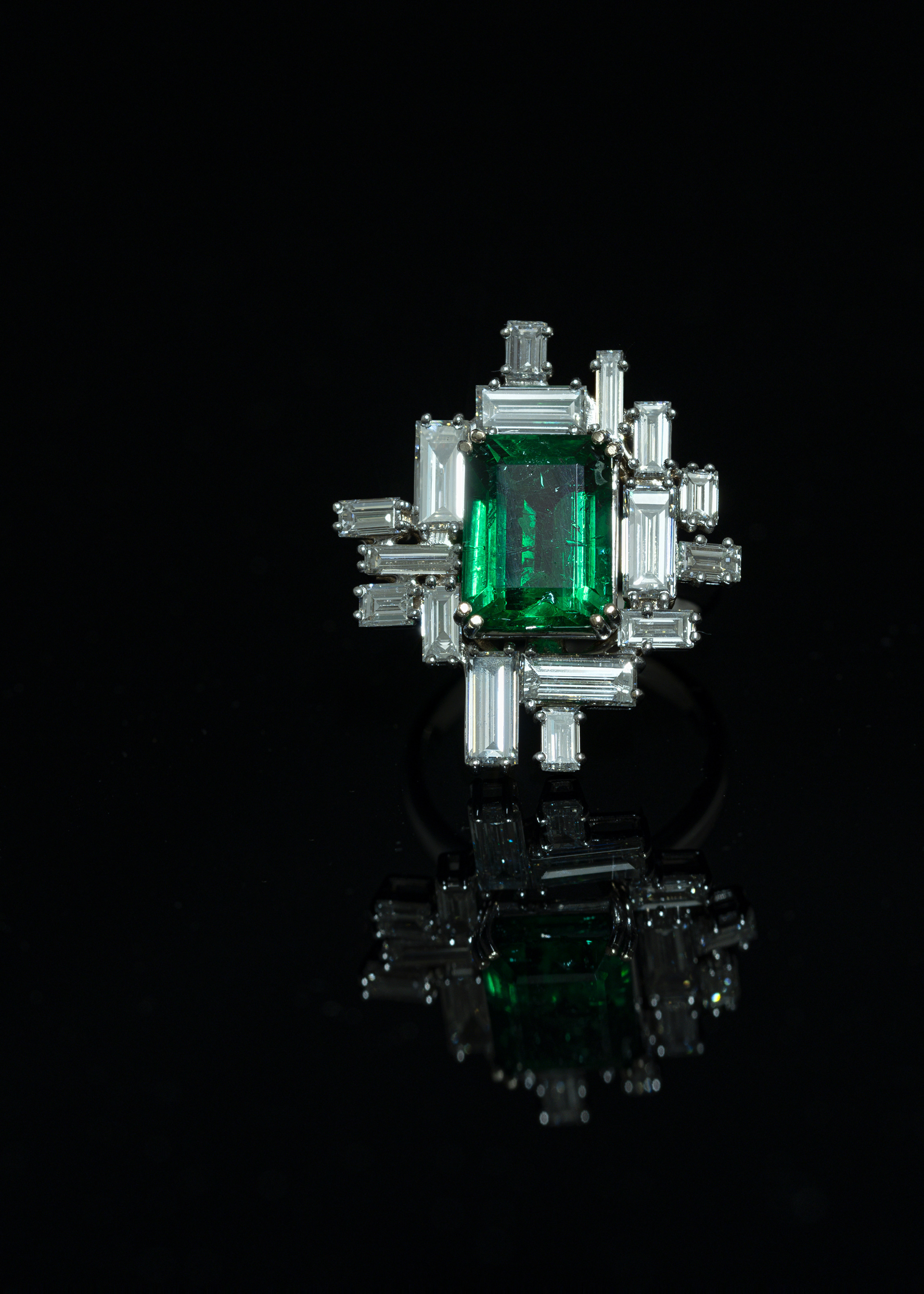 Anello in oro 18 kt con Smeraldo e Diamanti