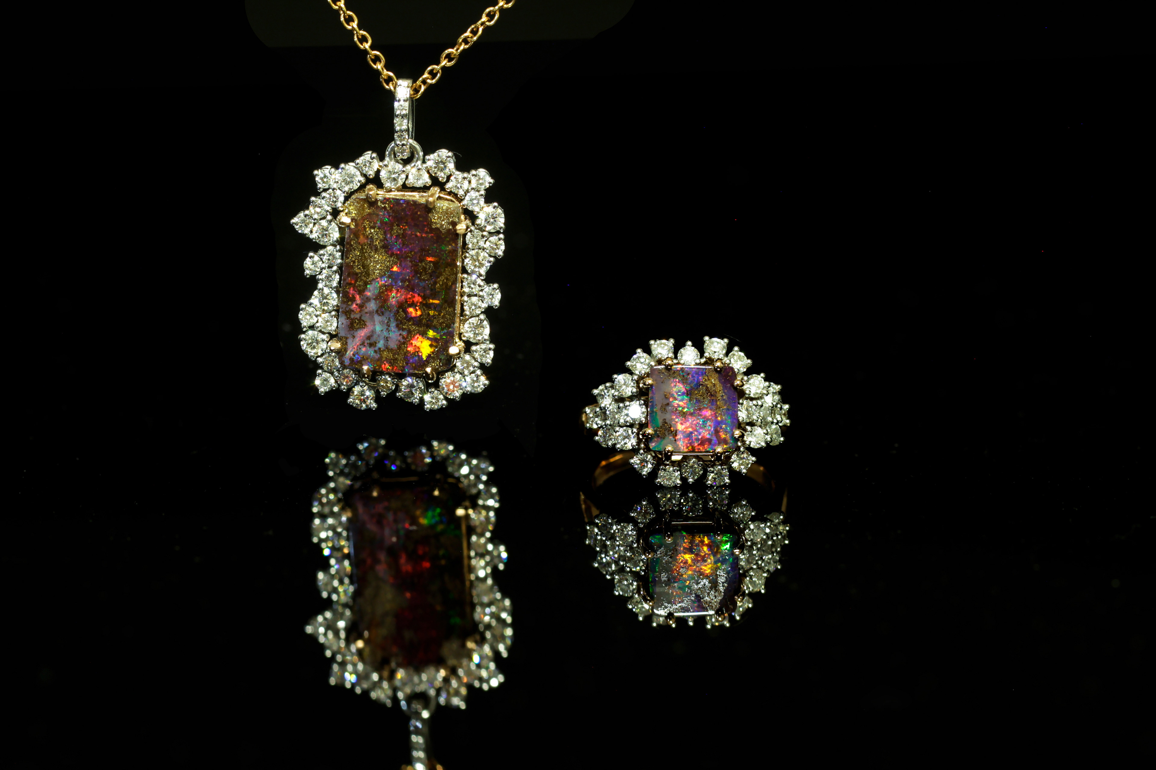 Parure in oro 18 kt con Opali boulder e Diamanti