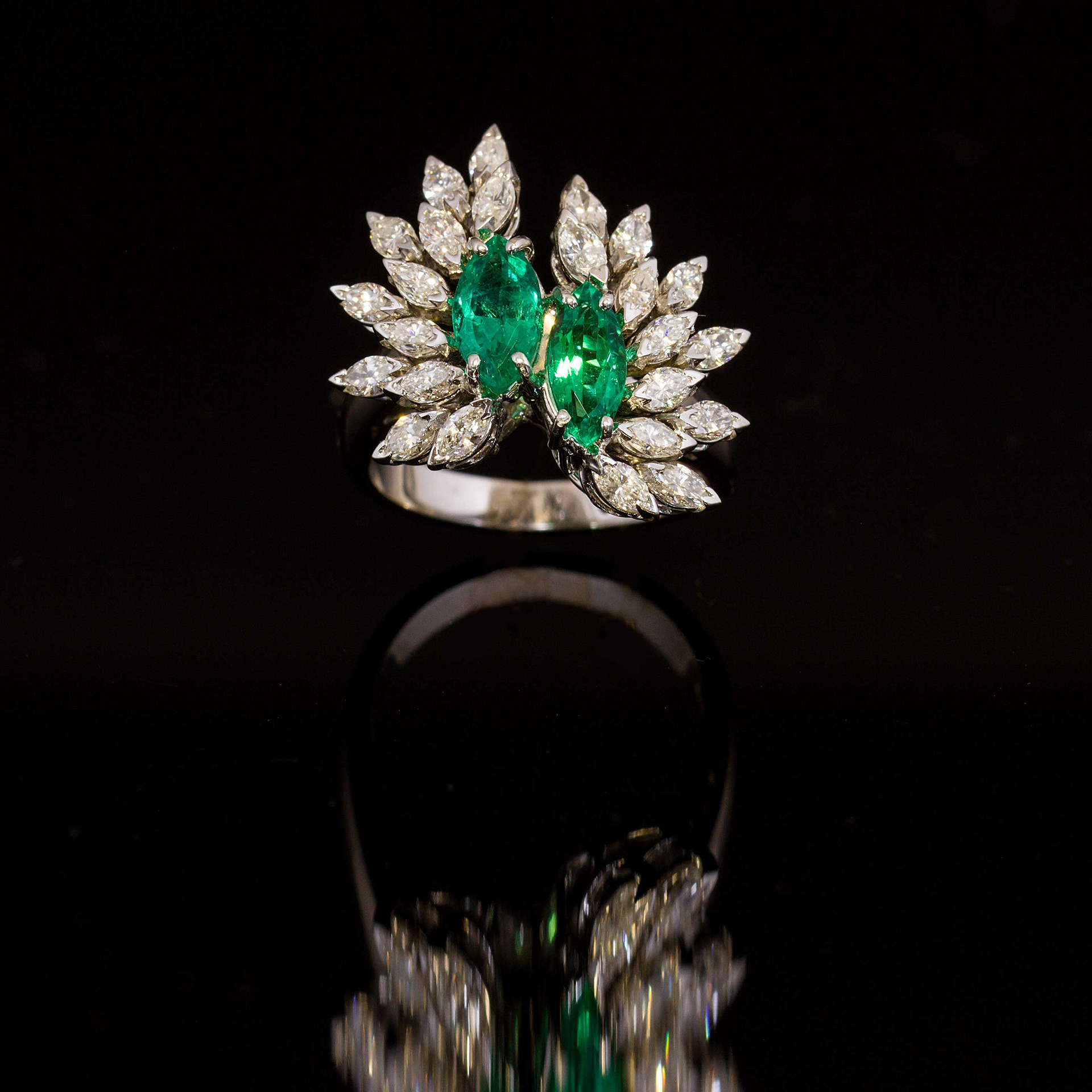 Anello in oro 18 kt con Smeraldi e Diamanti