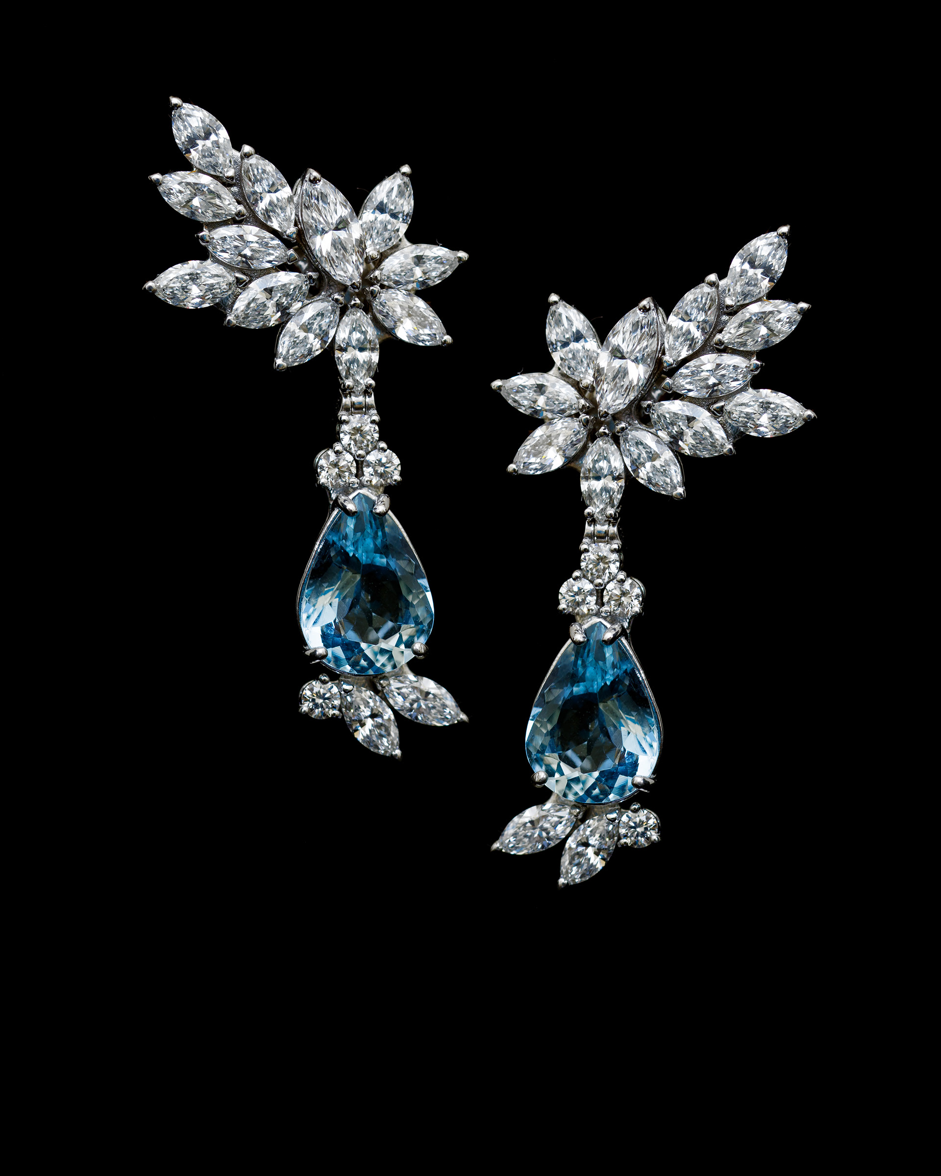 orecchini in oro 18 kt con acquamarina e diamanti