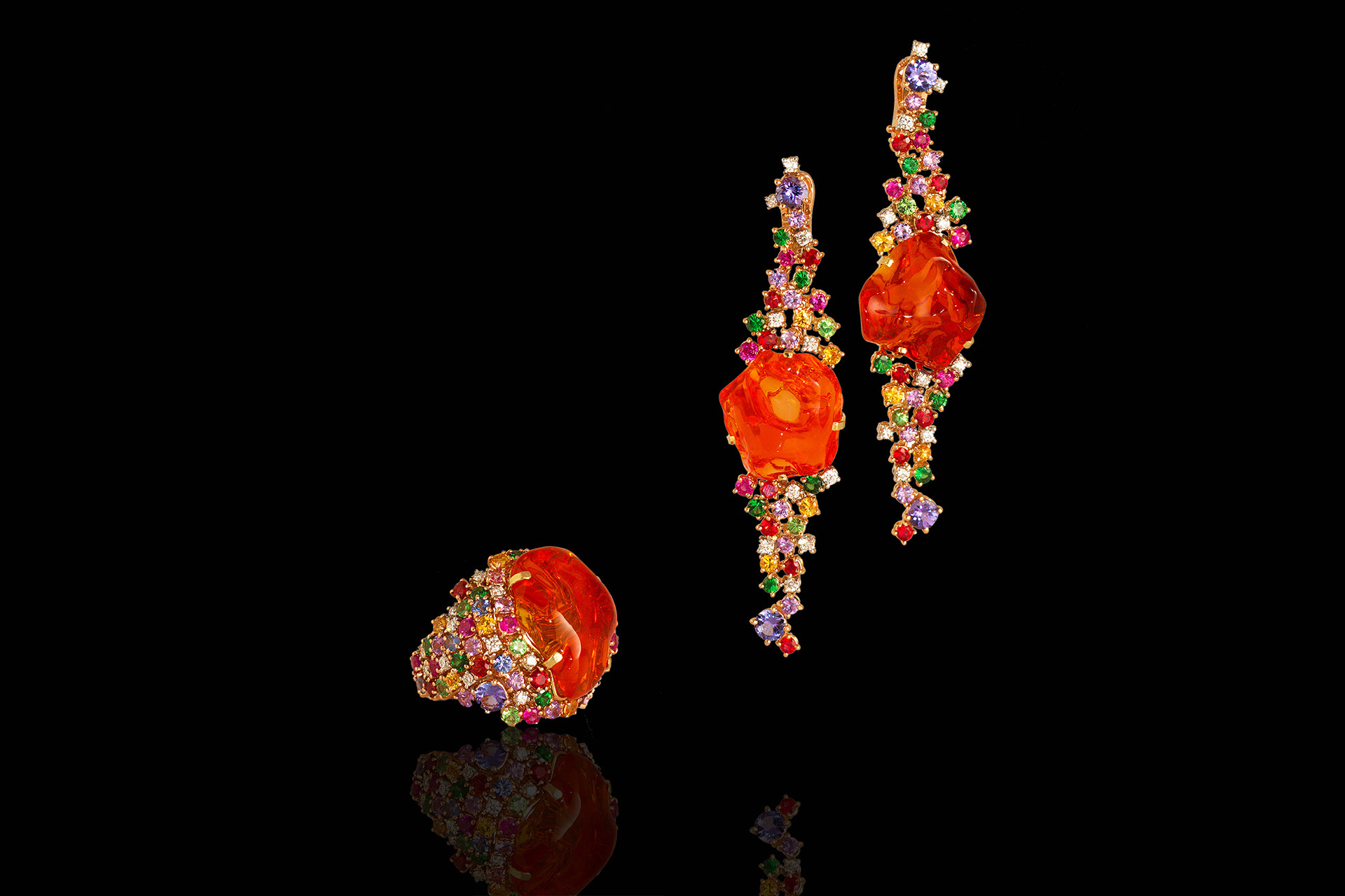 Parure in oro18 kt  con opali di fuoco , zaffiri multicolor, tsavoriti e diamanti