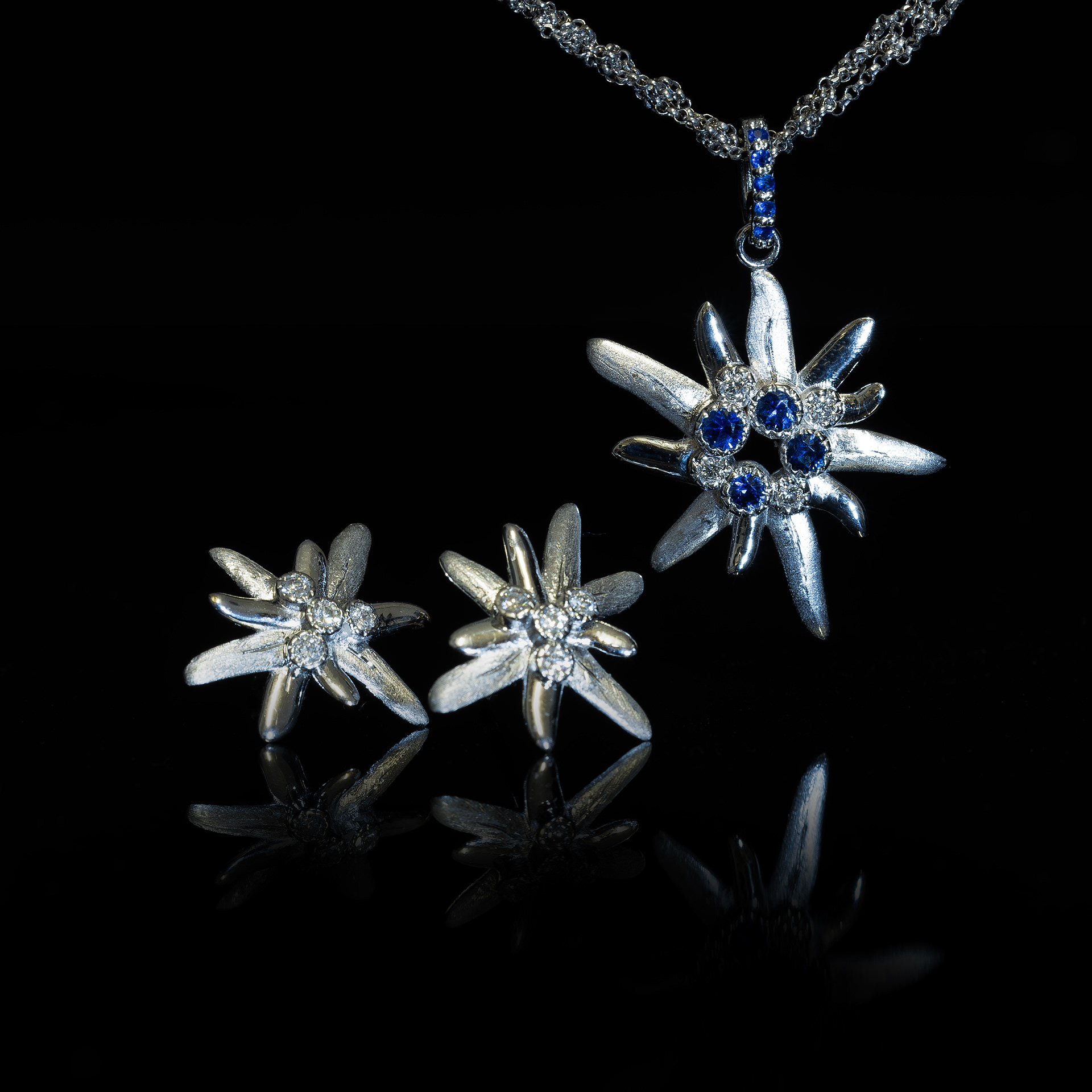 Orecchini in oro bianco 18 kt e Diamanti  "Stelle alpine"