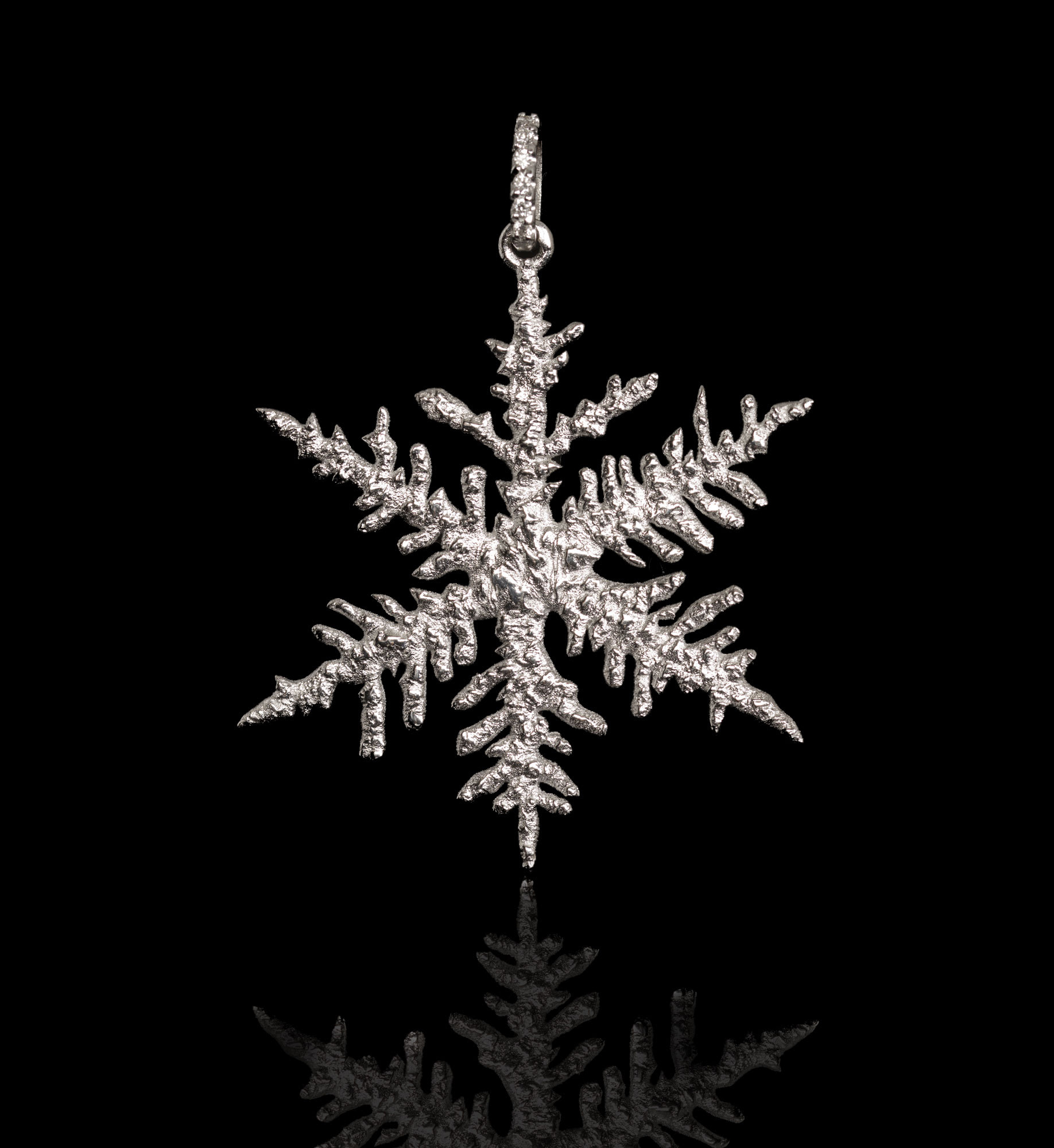 Pendente fiocco di neve in oro 18 kt con diamanti