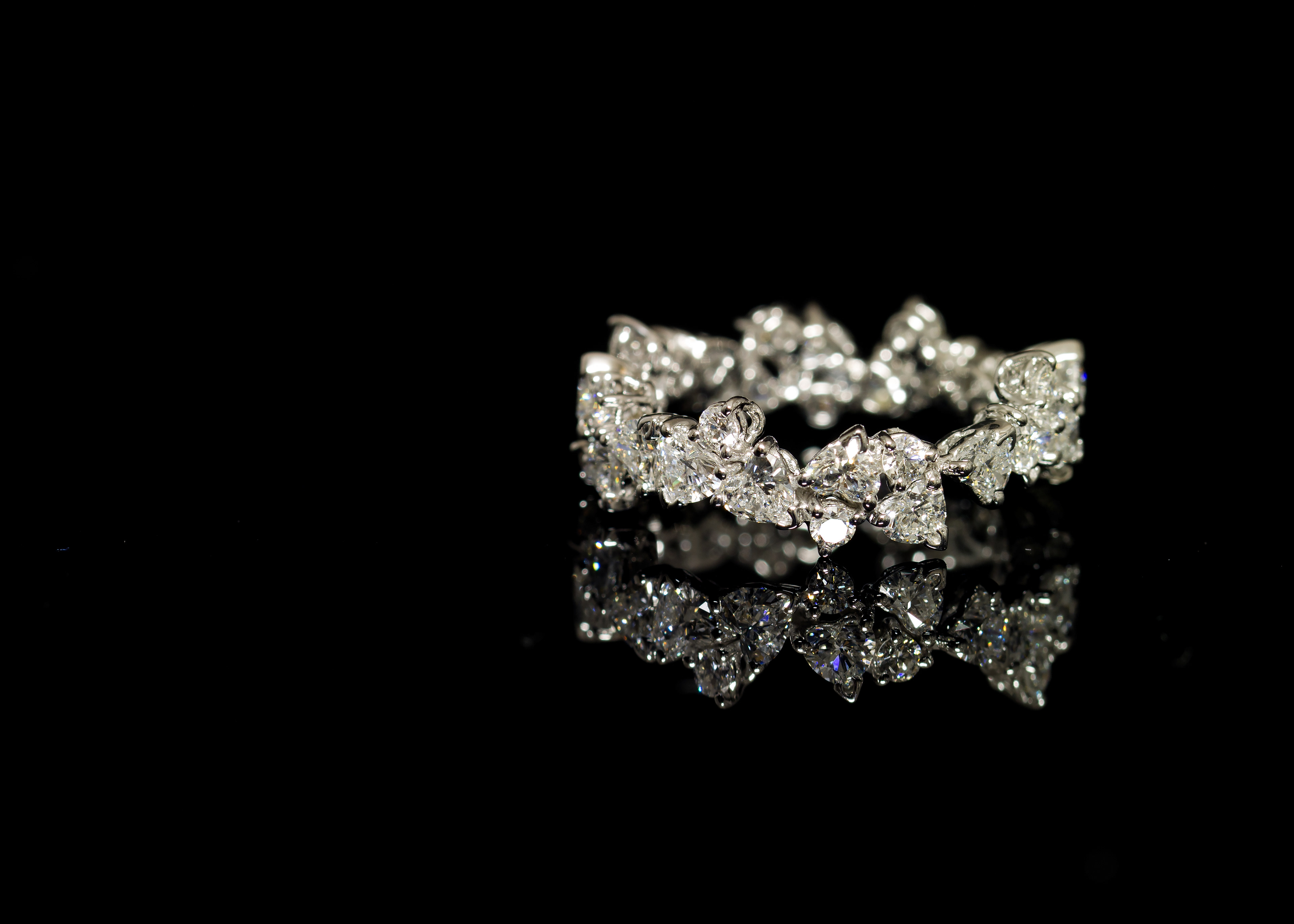 Eternelle in oro 18 kt con Diamanti Taglio cuore