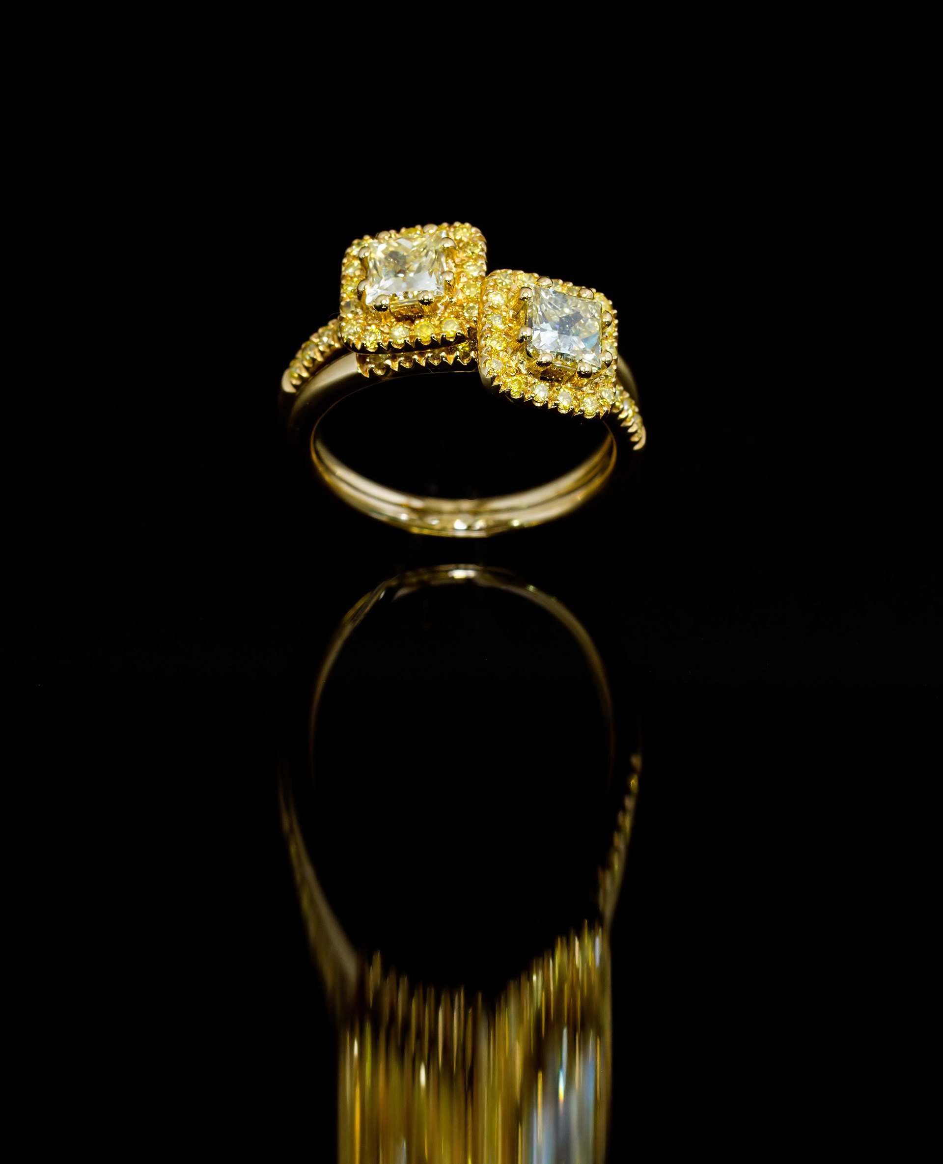 Anello in oro 18 kt con Diamanti