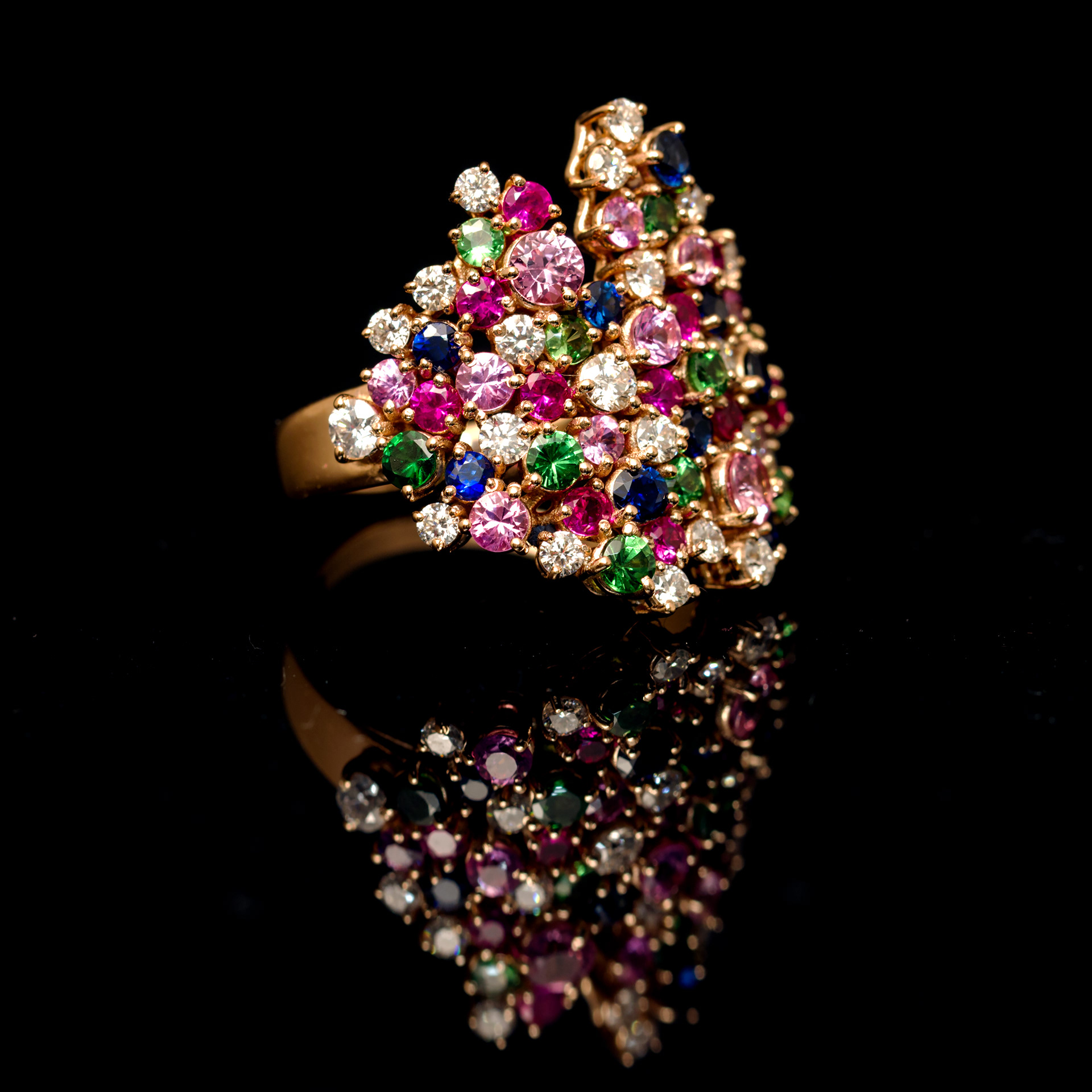 Anello in oro 18 kt con Zaffiri multicolor, Tsavoriti e Diamanti