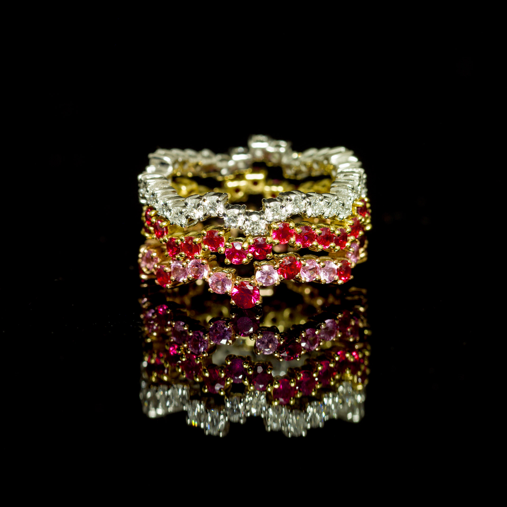 Eternelle in oro 18 kt  con gemme di vari tipi