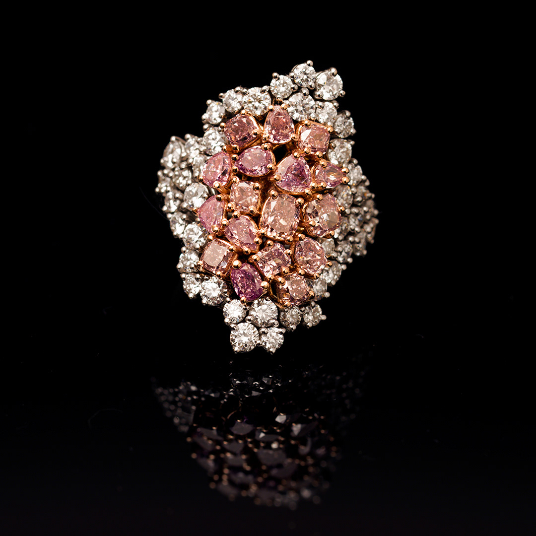 Anello in oro 18 kt con Diamanti Rosa  e Bianchi