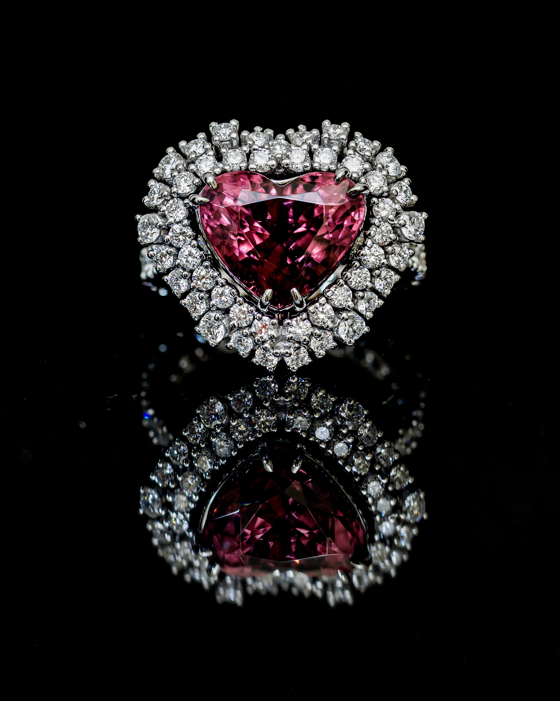 Anello in oro 18 kt con Zircone naturale e Diamanti