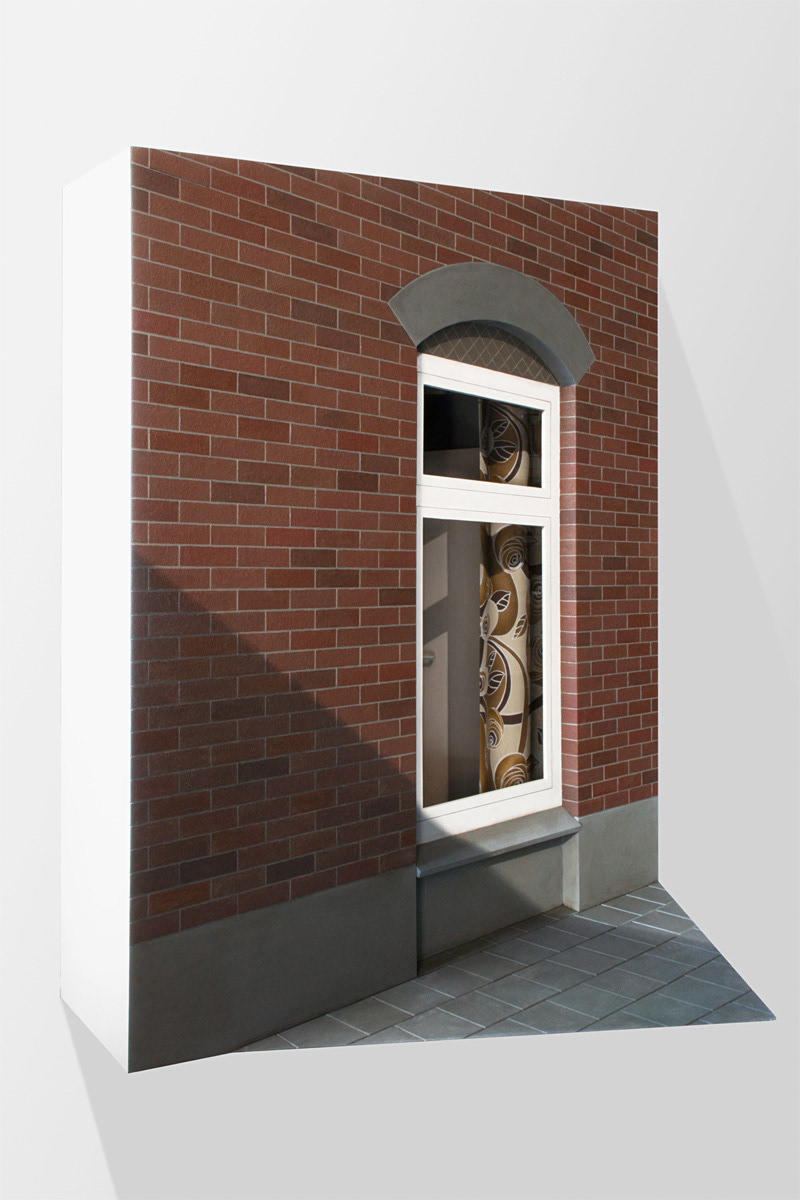 Drs. Zeilstr 21, 2011. Mdf, Verf, Glas, Stof, B.90 – H.120 – D.50 Cm.