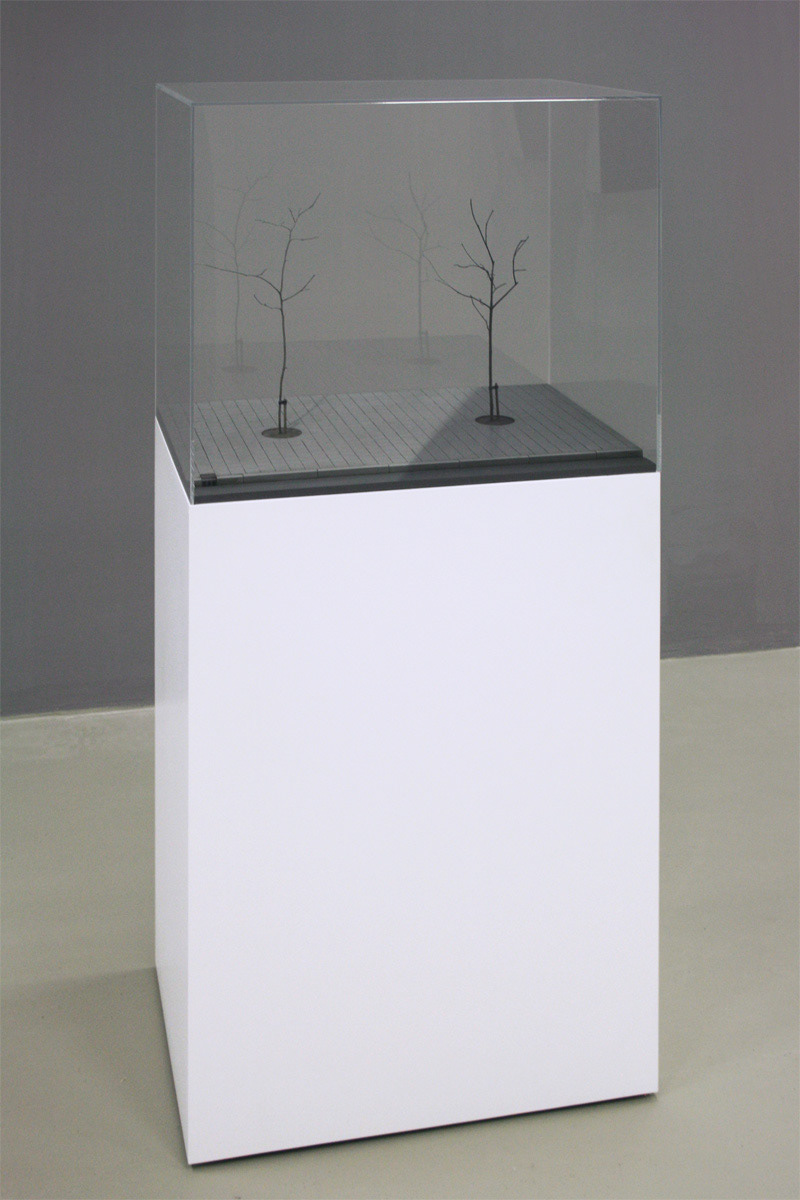 Agora, 2010. Mdf, Hout, Alkyd Verf, Plexiglas Kap, B.65 - H.55 - D.47 Cm.