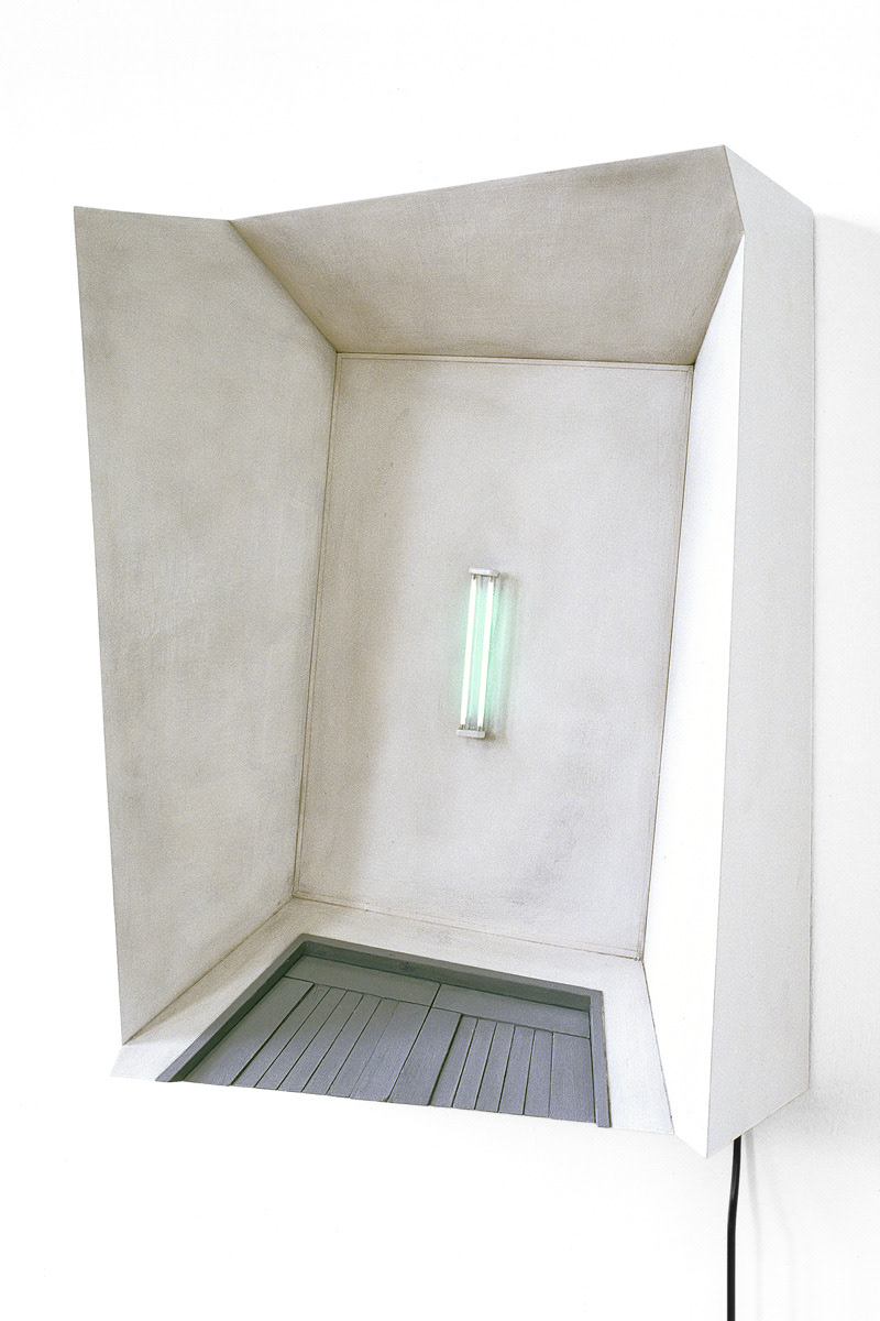 Garage, 2004. Mdf, Plastic, Verf, Neon buisjes, B. 44 – H. 55 – D. 20 Cm.