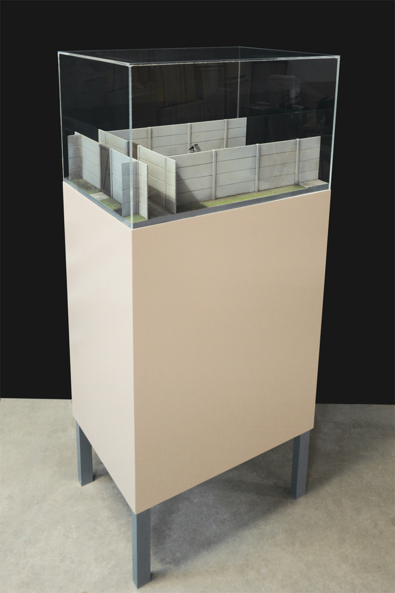 Vogelvoederhuisje, 2013. Mdf, Alkyd Verf, Perspex, B.65 - H.40 - D.45 Cm. (Perspex Kap)