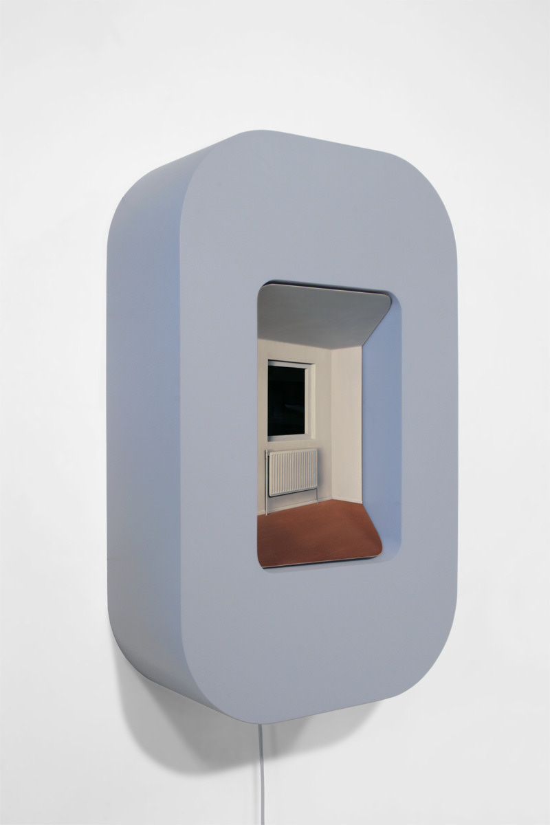 Utopia II, Lone Star, 2016. Mdf, Glas, Metaal, Alkyd Verf, Led Licht, B.53 – H.86 – D22 Cm.