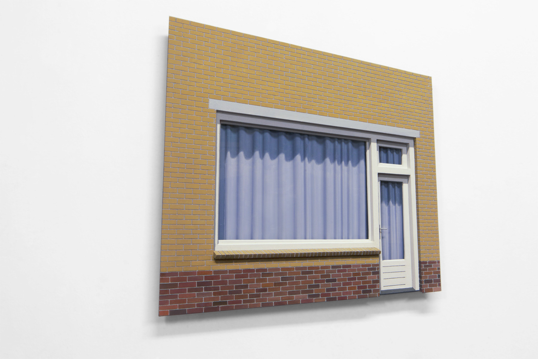 Simon Stevinstr. 2015. Mdf, Alkydverf, Glas, B.34 – H.40 – D.2 Cm.