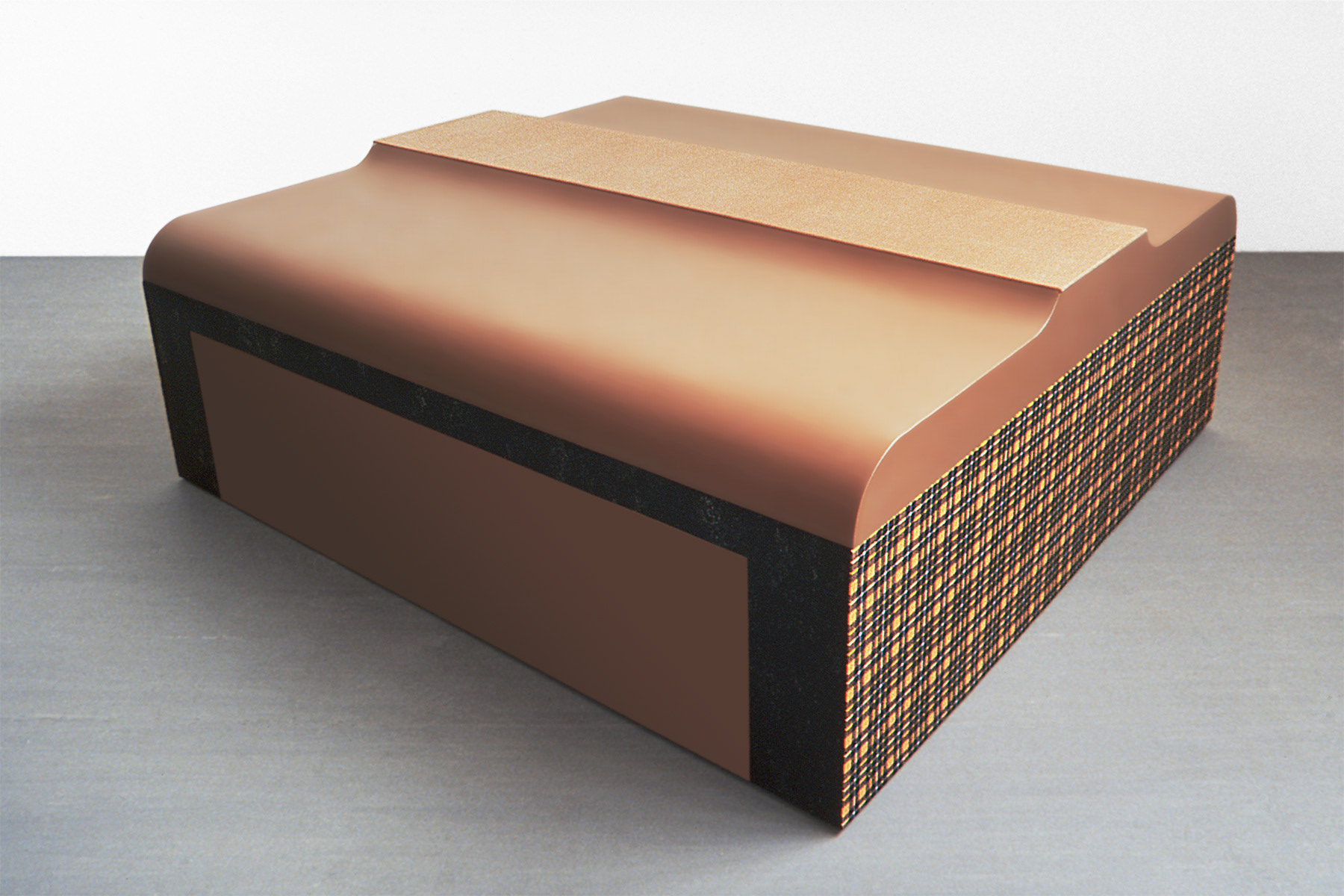 Z.T., 1992 Linoleum, stof op houten constructie, H. 55 - B. 130 - D. 120 cm