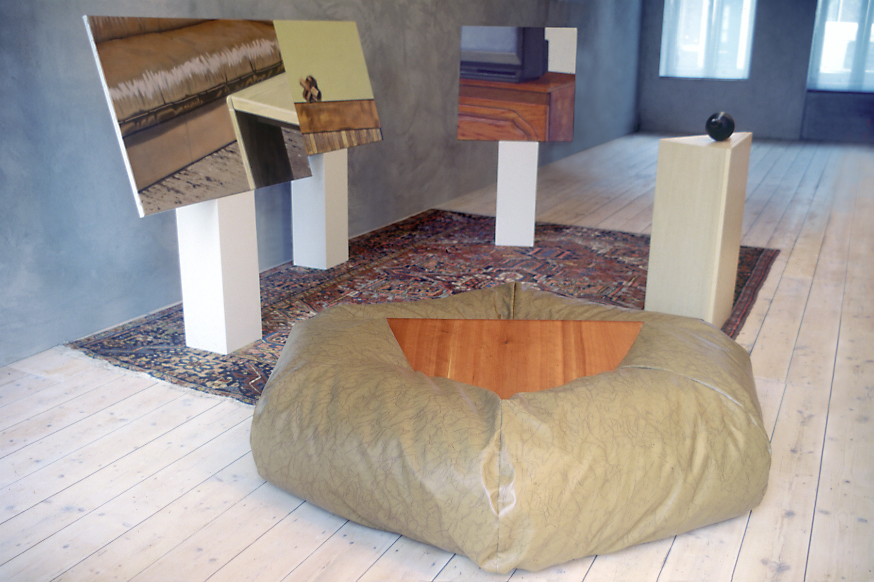 Ensemble IV, 1995 Installatie, diverse materialen