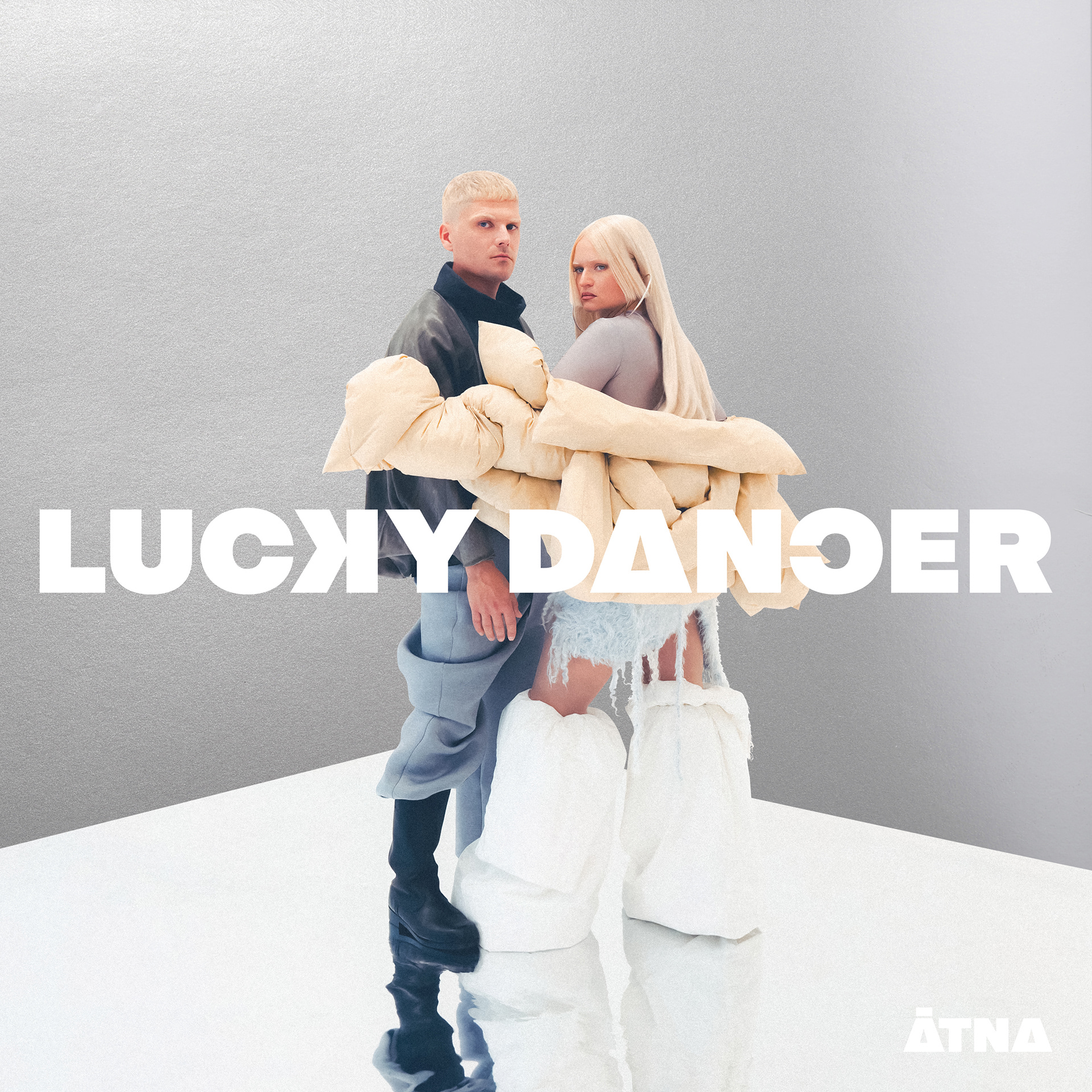 ÄTNA LUCKY DANCER ALBUM COVER