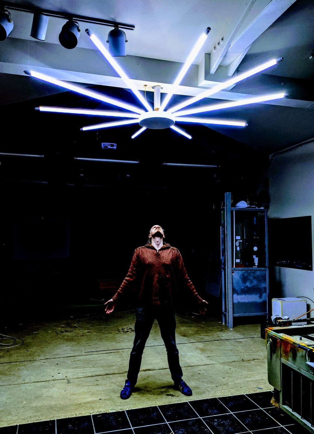 Custom-build LED Spider Light Fixture