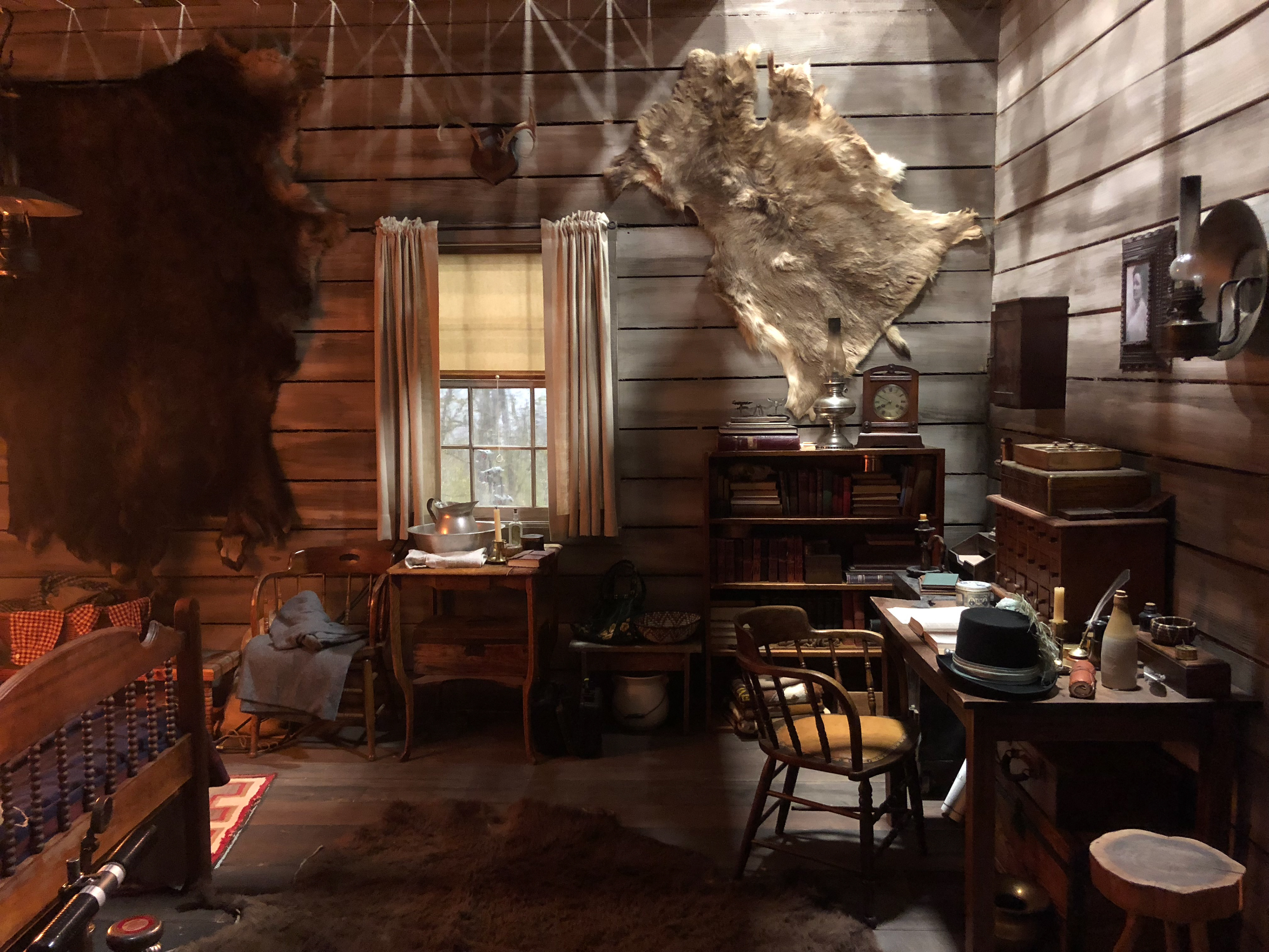 INDIAN AGENCY SET INTERIOR