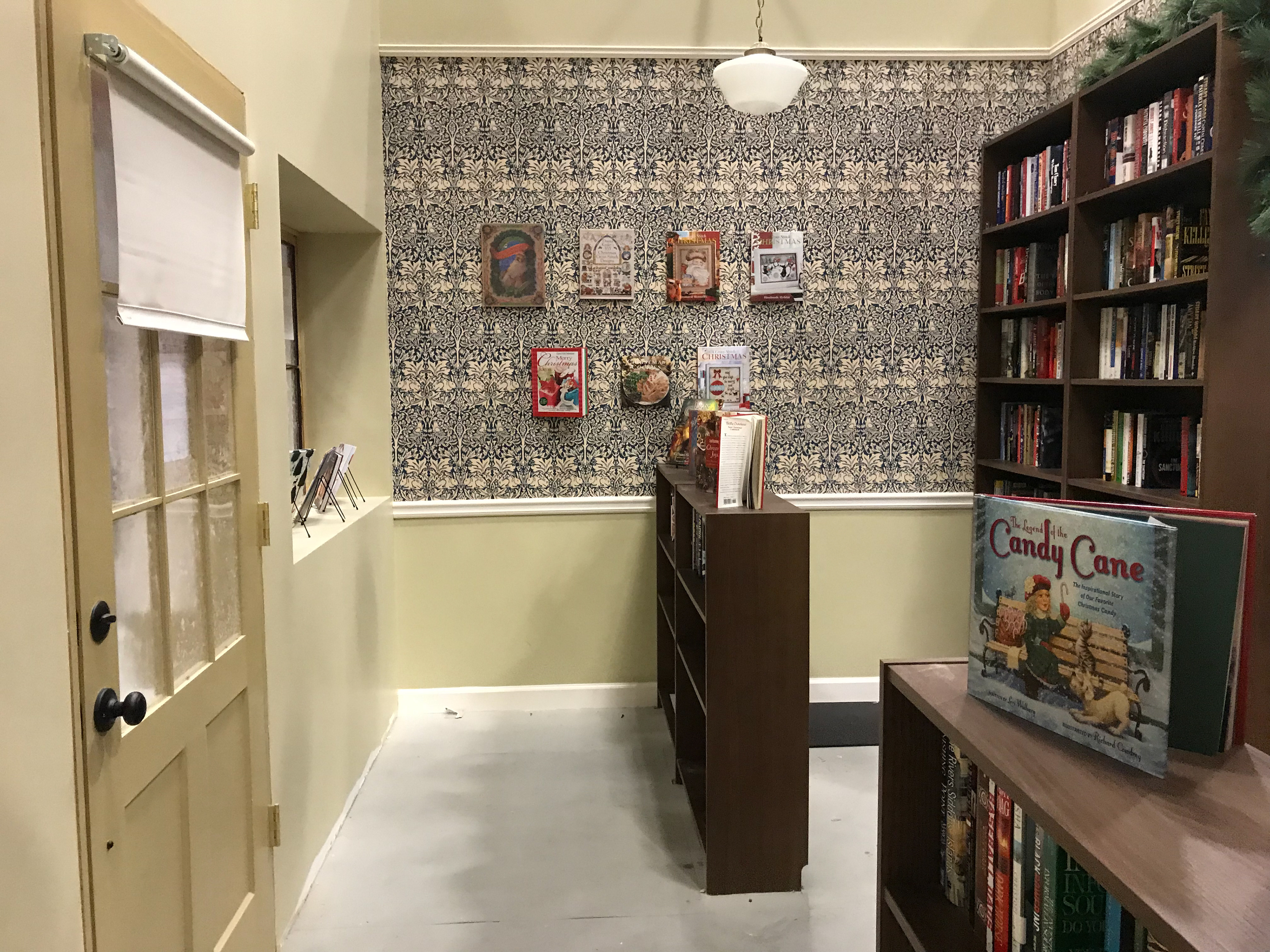 BOOKSTORE SET INTERIOR
