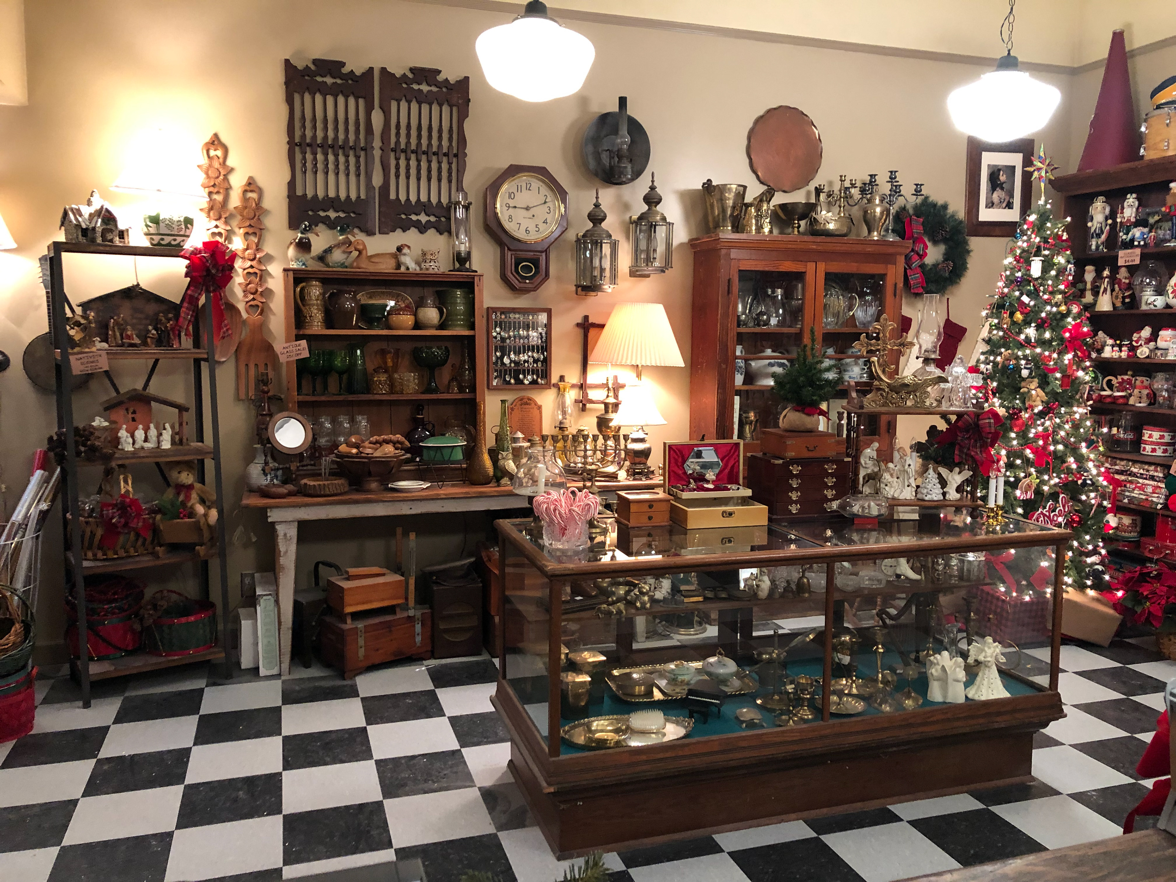 GENERAL STORE SET INTERIOR