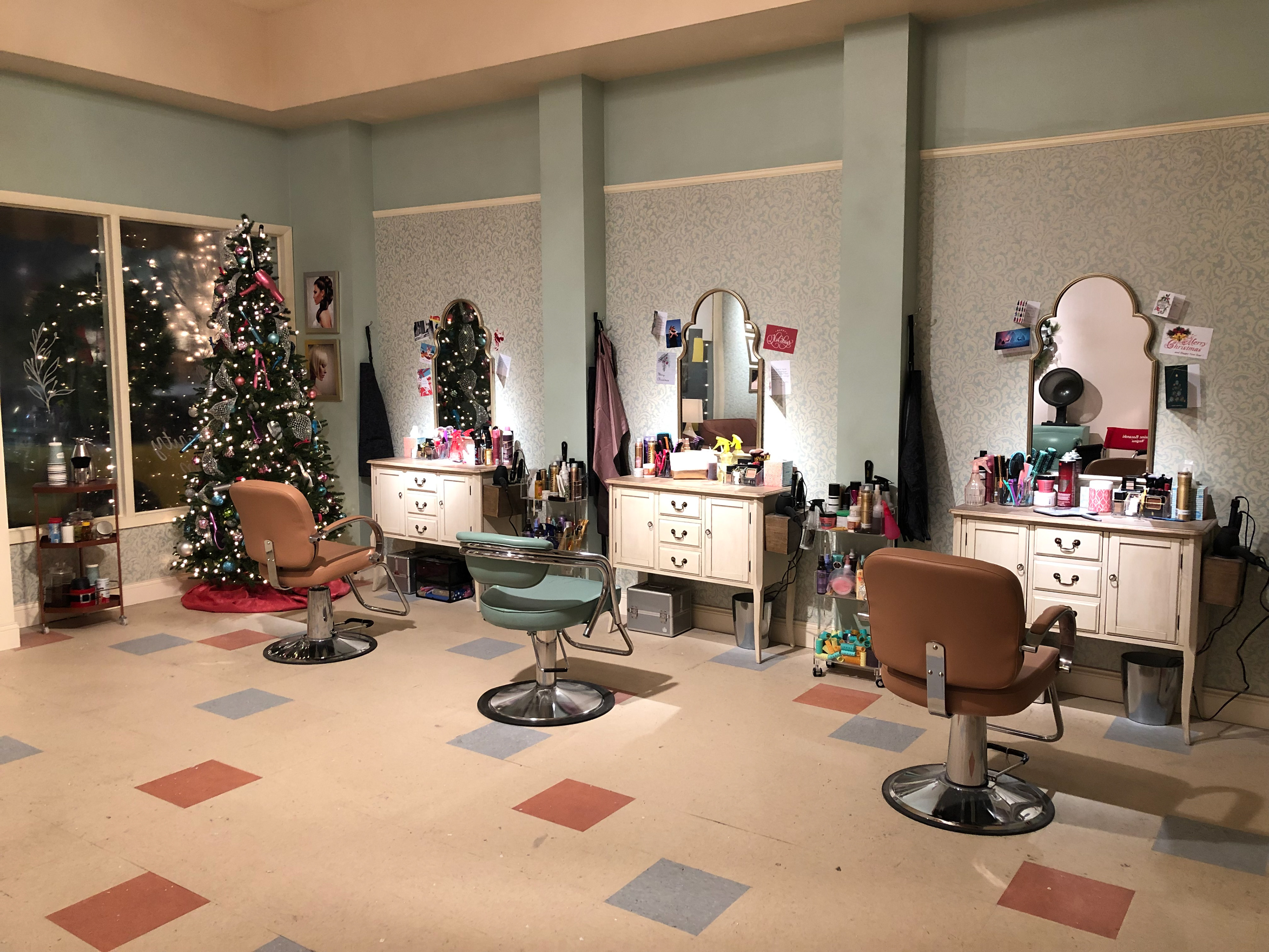 BEAUTY SHOP SET INTERIOR