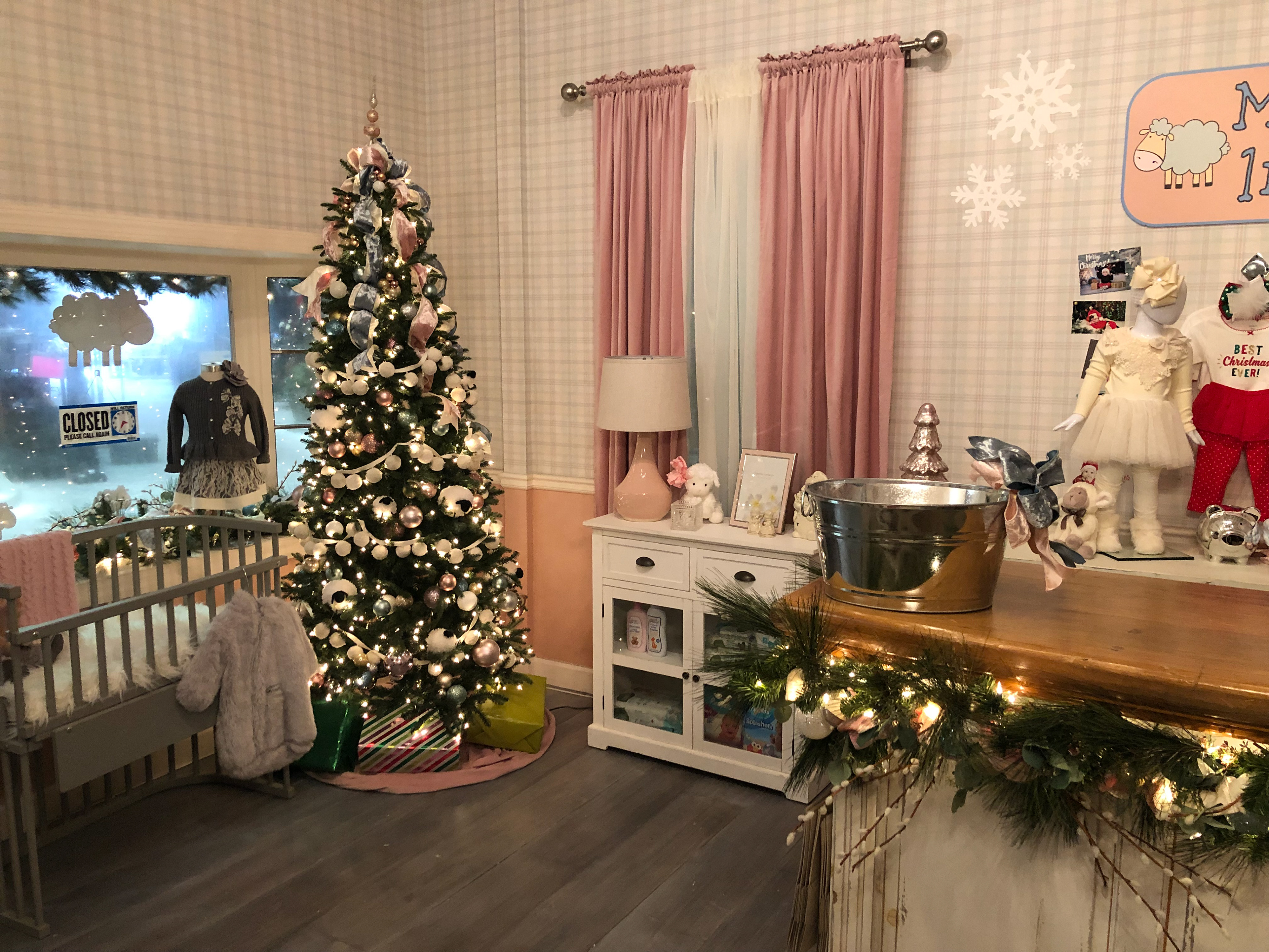 MARY HAD A LITTLE LAMB SET INTERIOR