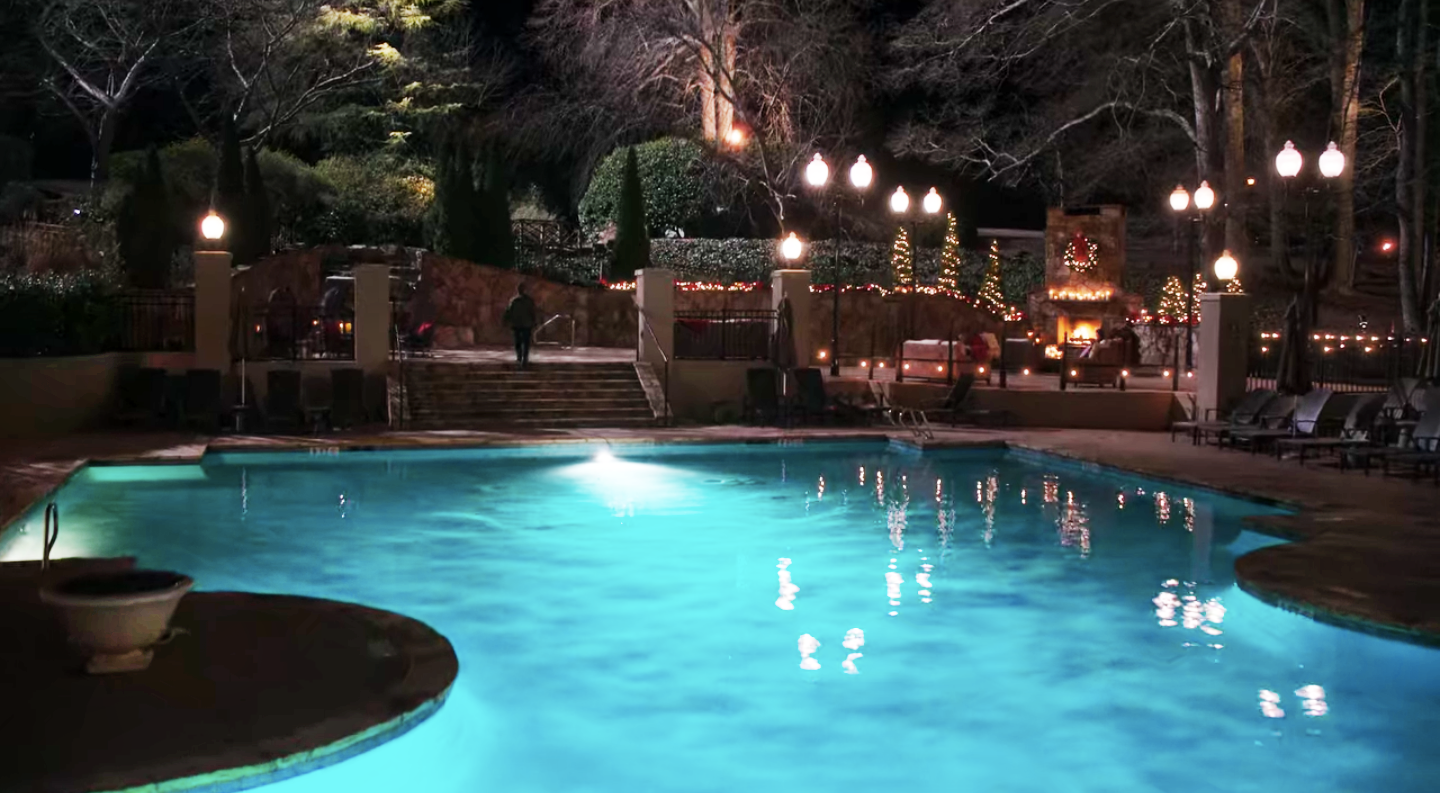 CHATEAU ELAN - POOL DECK LOCATION SET